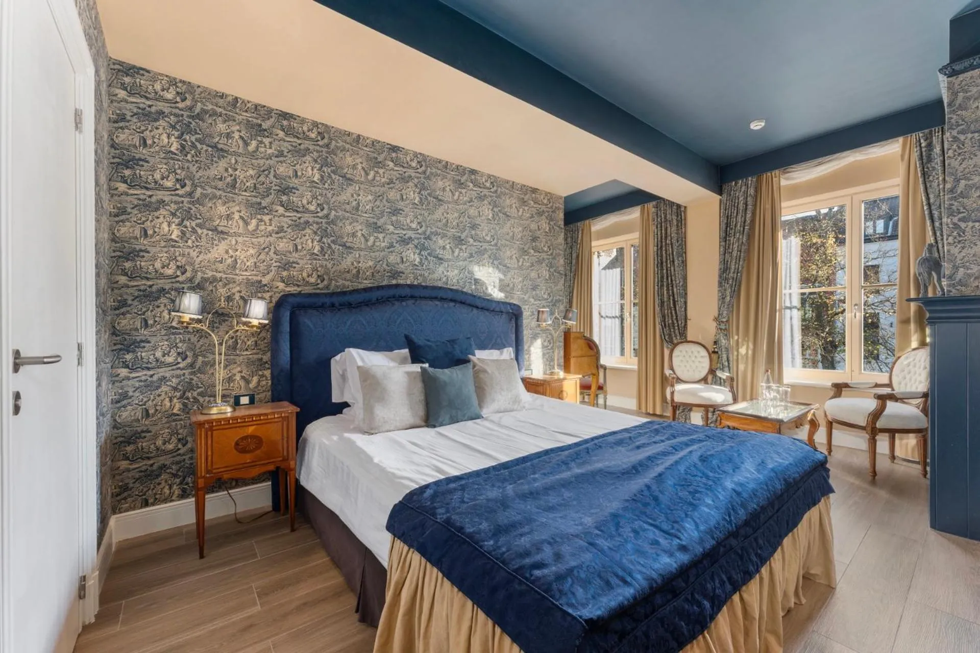 Bed in Canal Suites