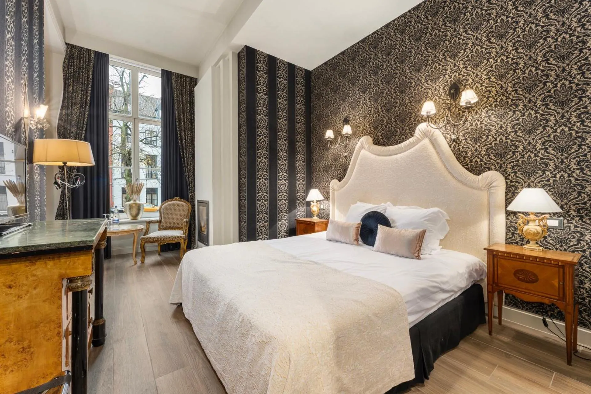 Bed in Canal Suites