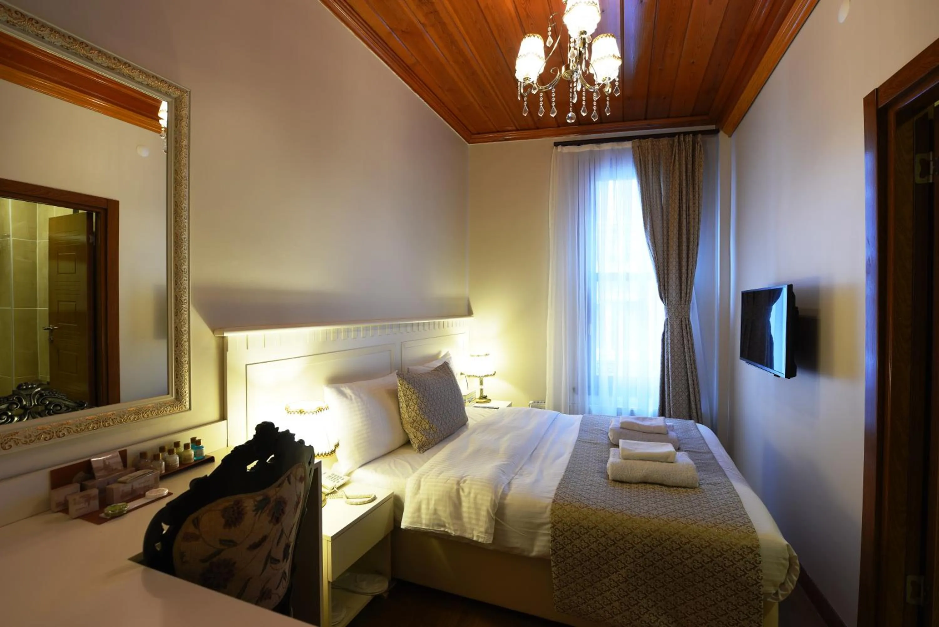 Bedroom, Bed in Elyka Hotel