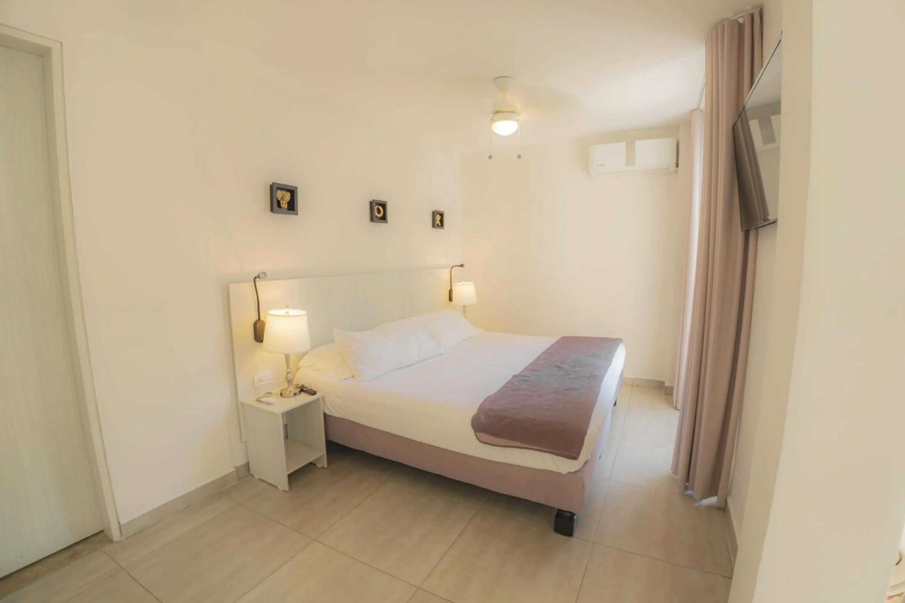 Superior Triple Room in Viajero Cali Hostel