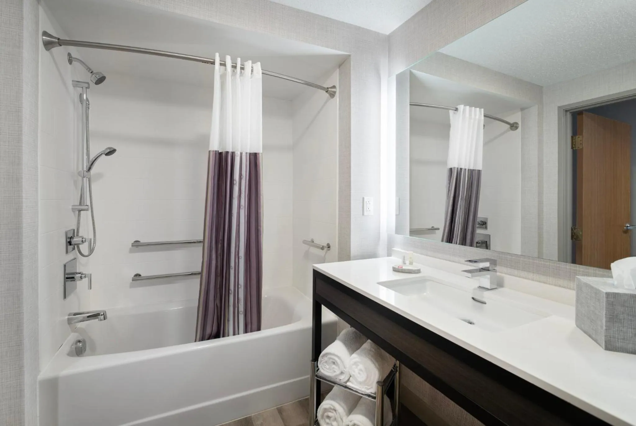 Bathroom in La Quinta by Wyndham South Burlington