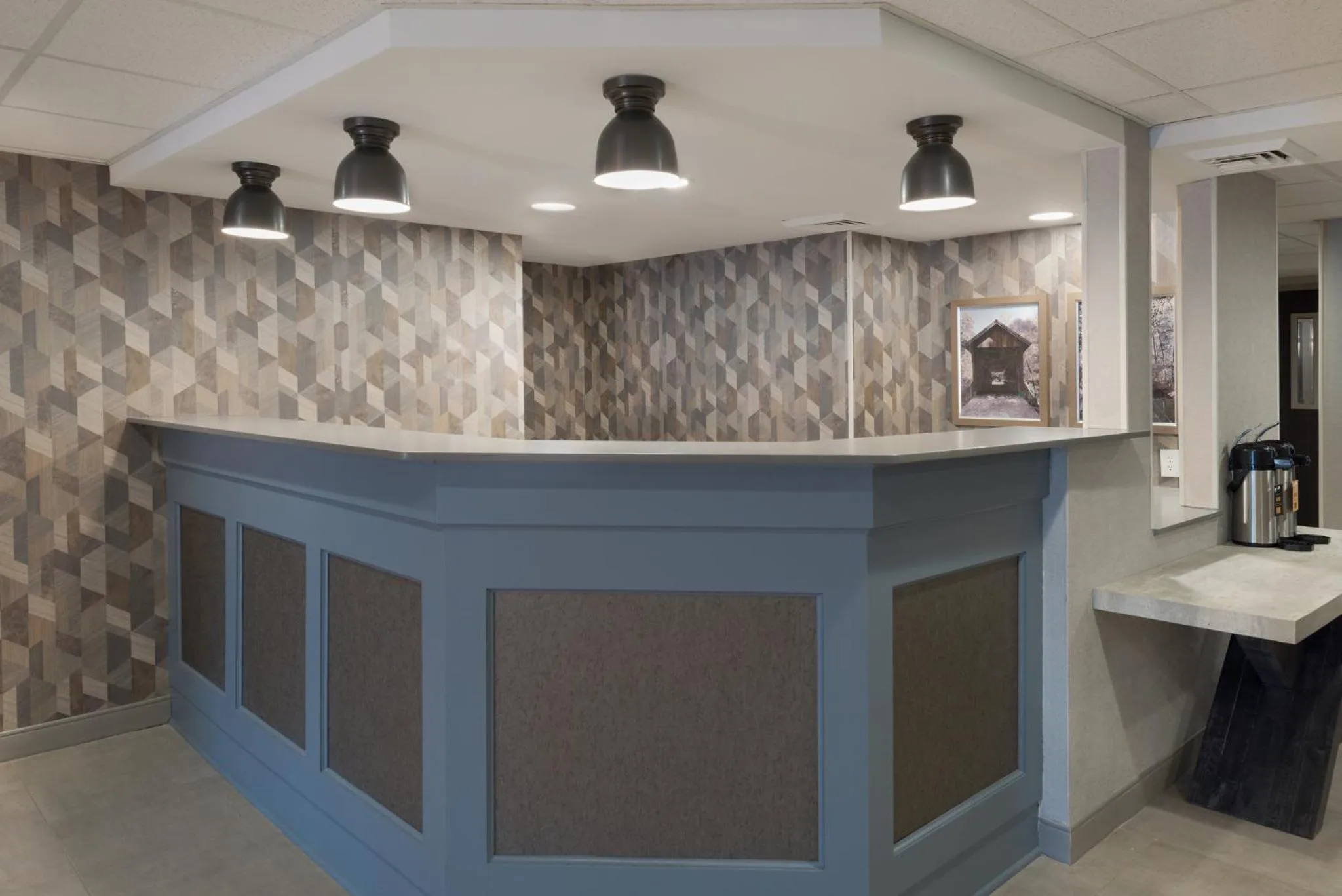 Property building in La Quinta by Wyndham South Burlington