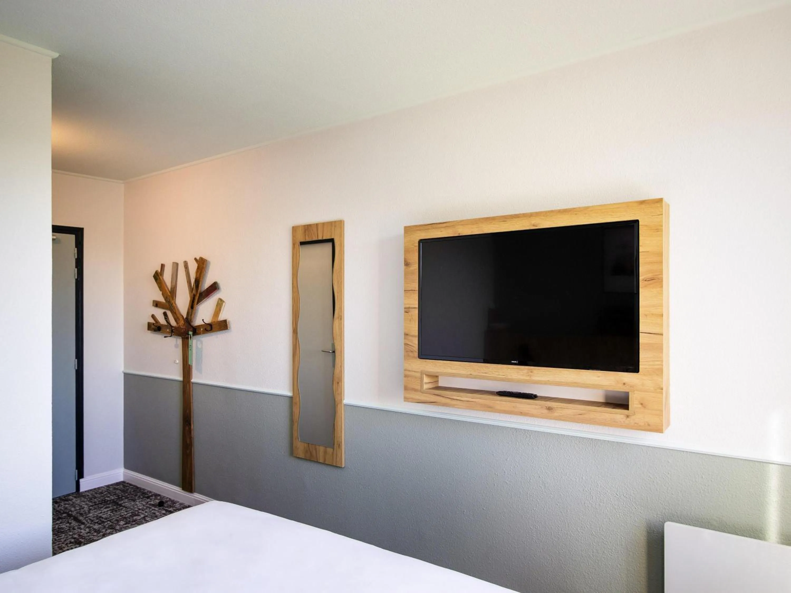 Bedroom, Bed in Greet Hôtel Castres Saix