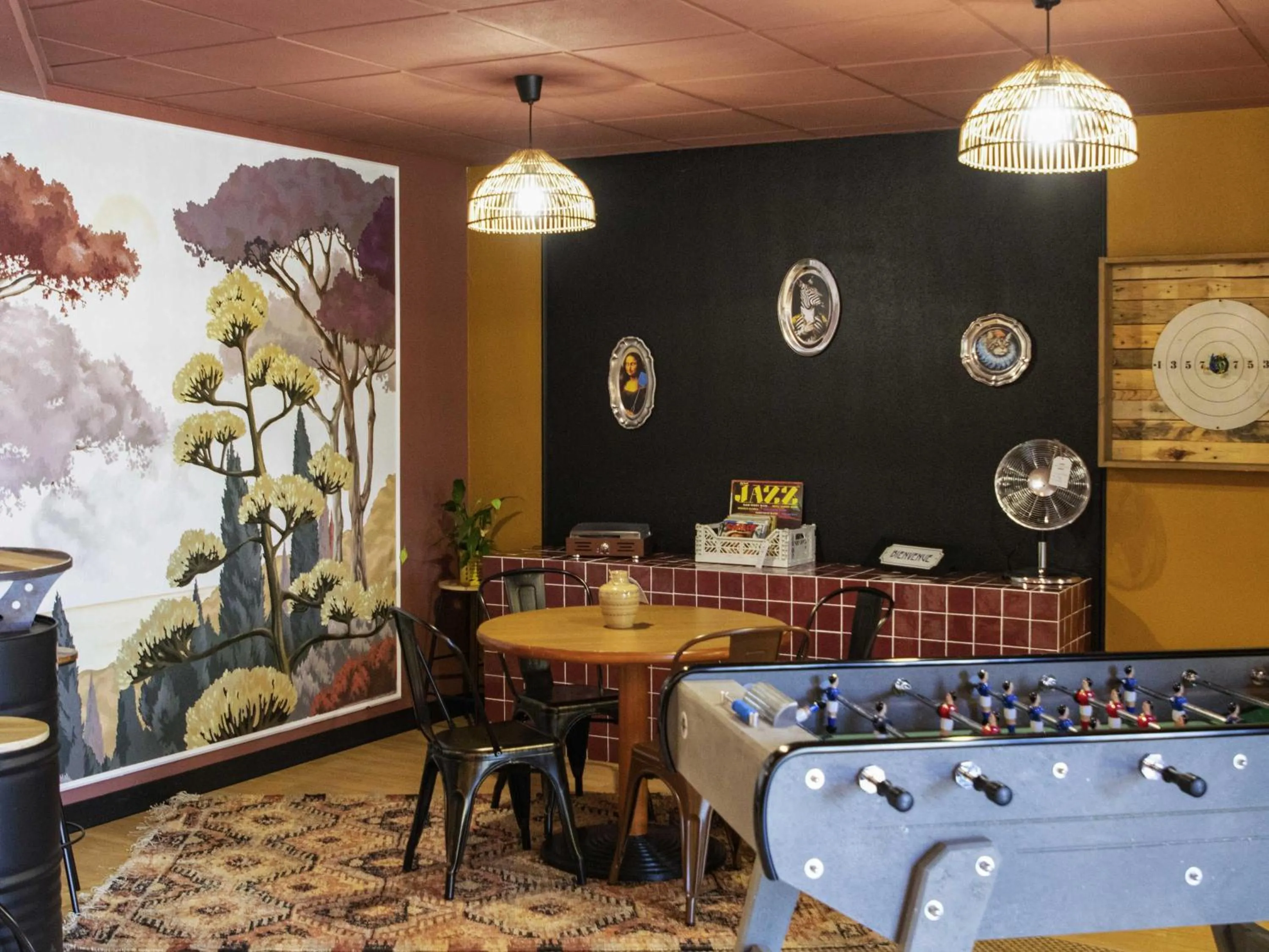 Property building in Greet Hôtel Castres Saix