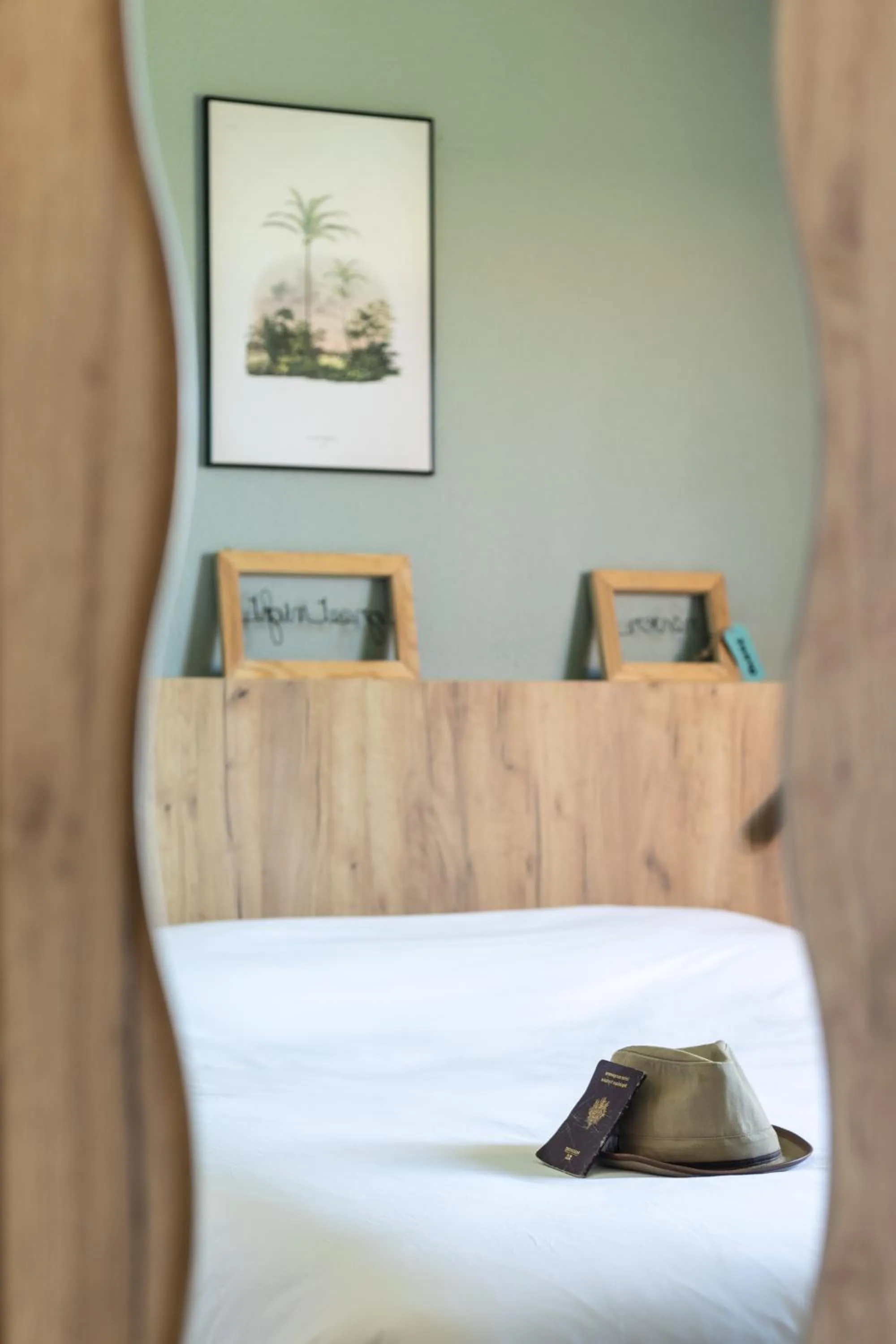 Photo of the whole room, Bed in Greet Hôtel Castres Saix