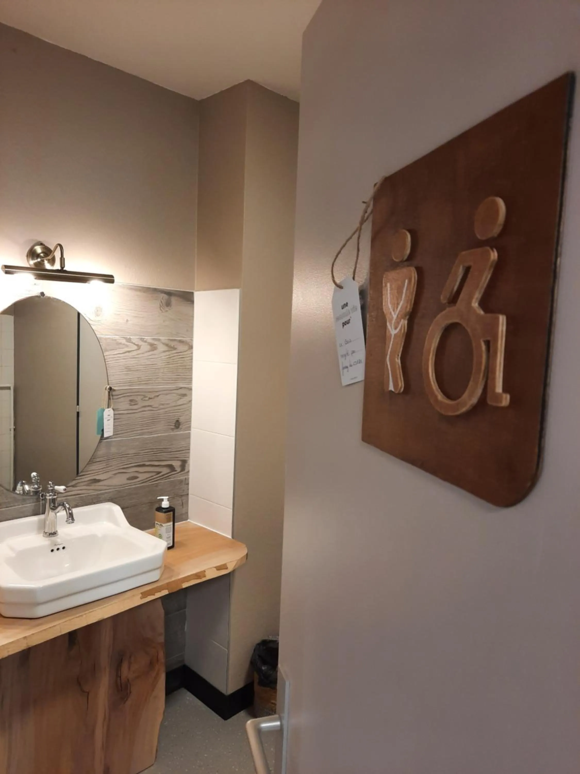 Area and facilities in Greet Hôtel Castres Saix