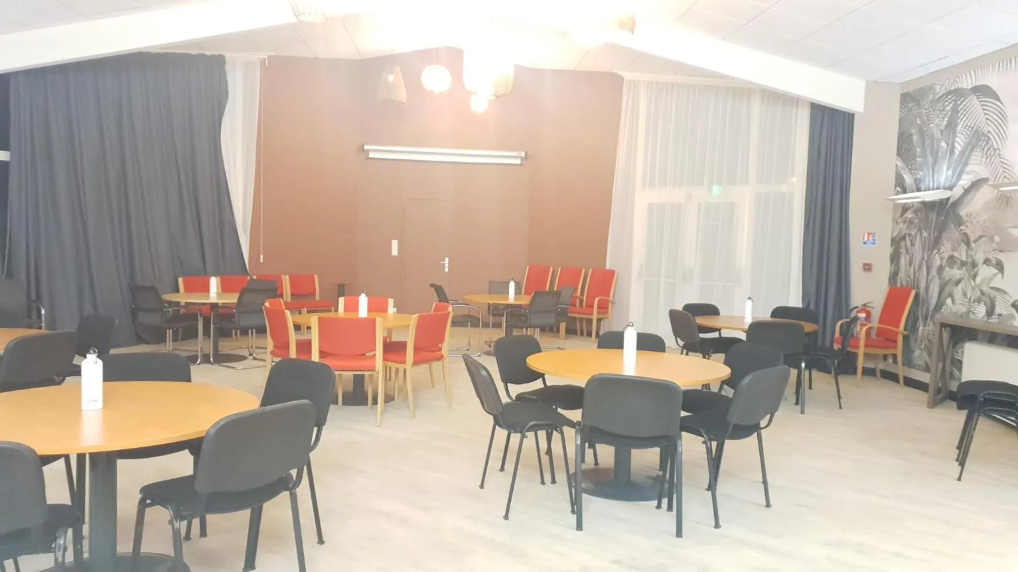 Living room in Greet Hôtel Castres Saix