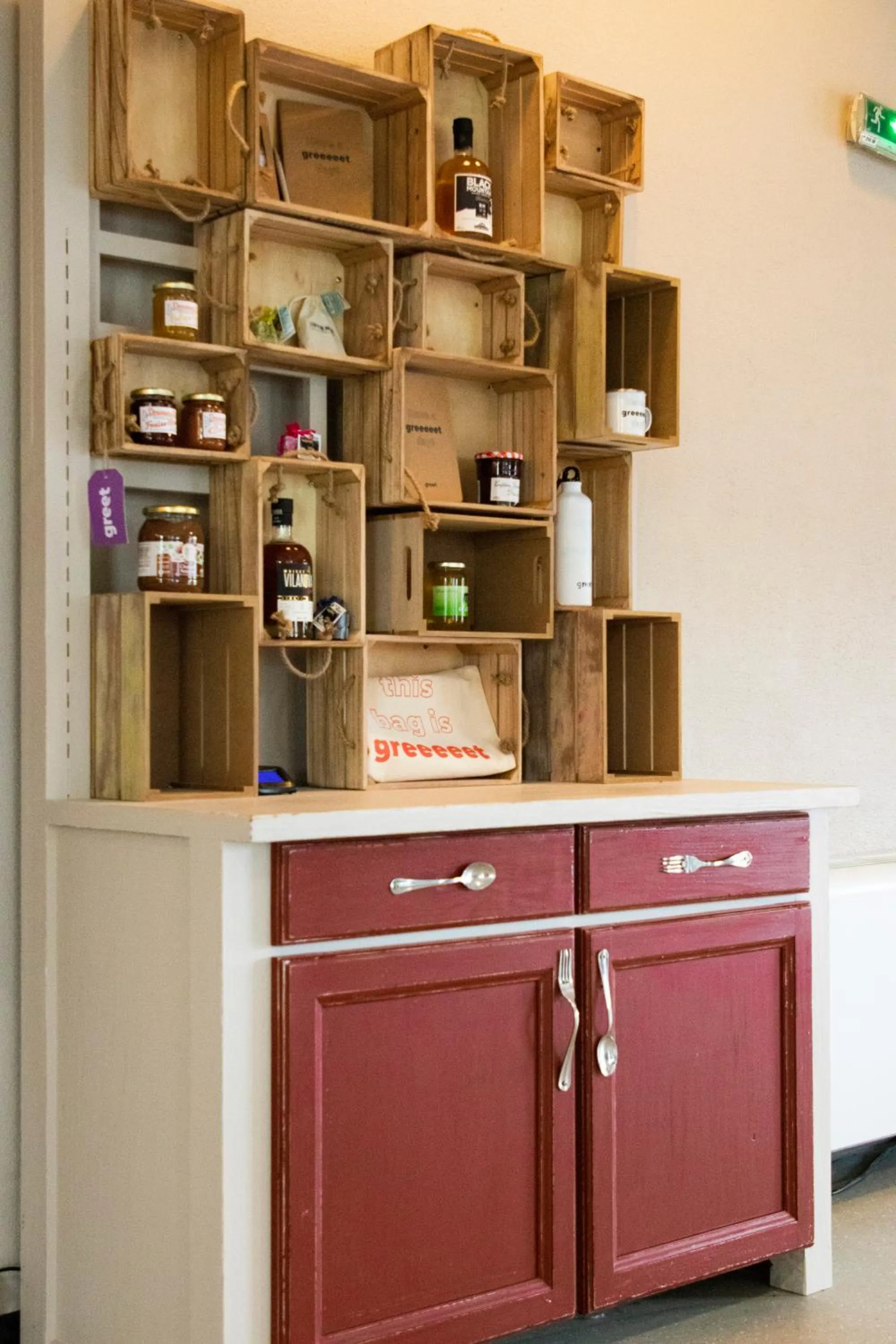 On-site shops in Greet Hôtel Castres Saix