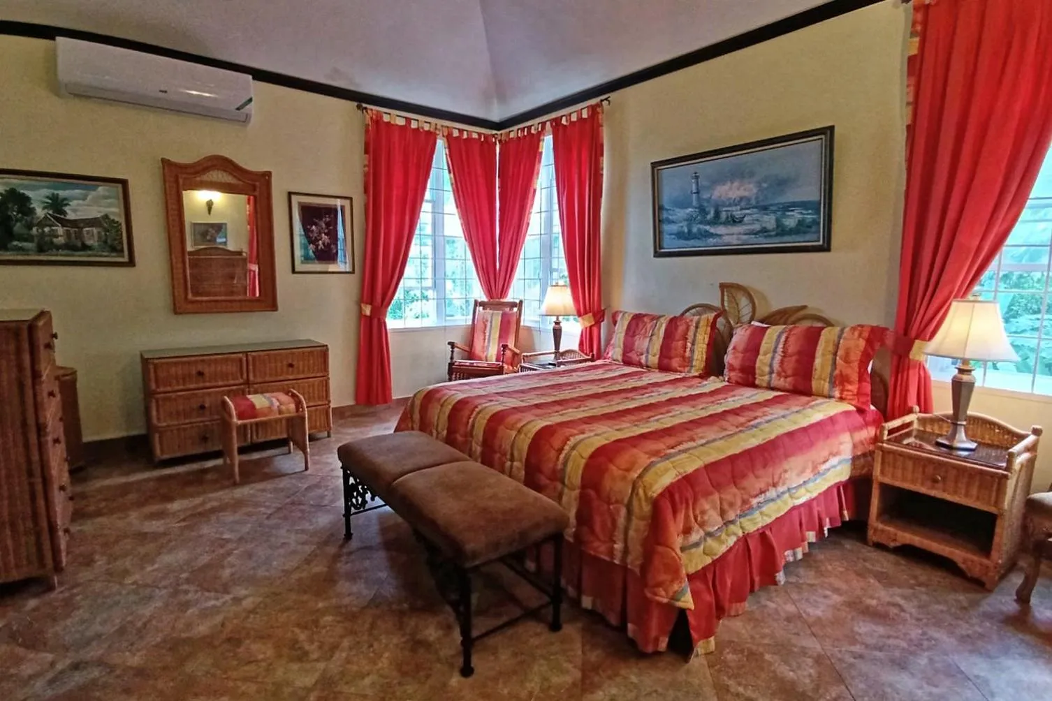 Bedroom, Bed in Spicy Hill Villa
