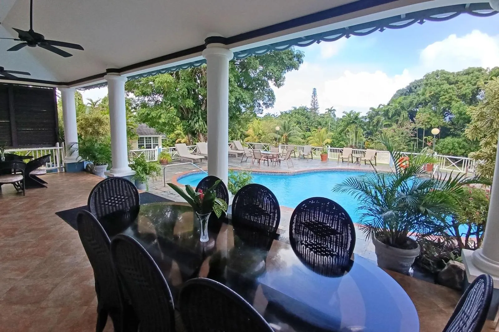 Dining area in Spicy Hill Villa
