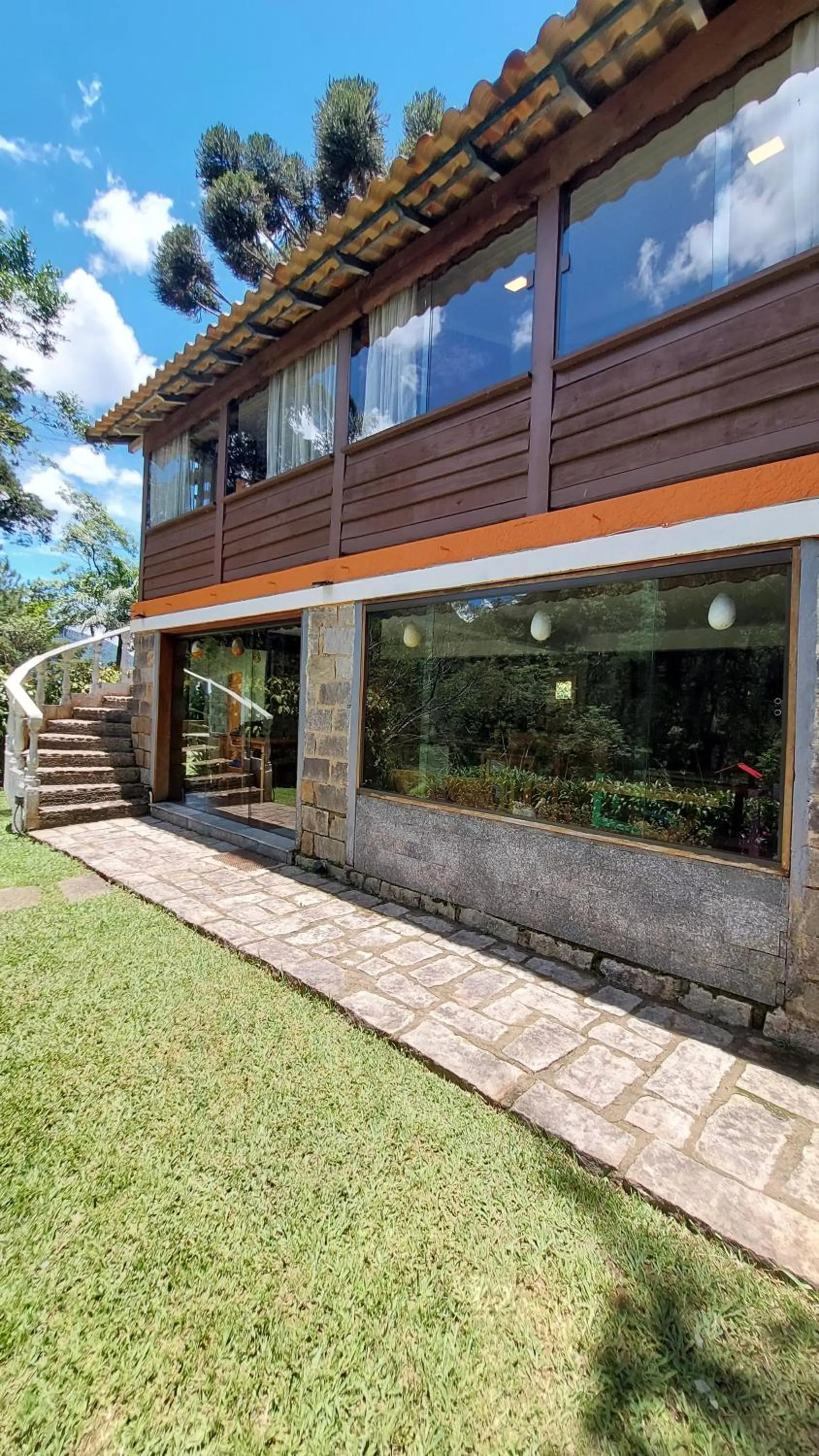 Property building in Casa no Céu