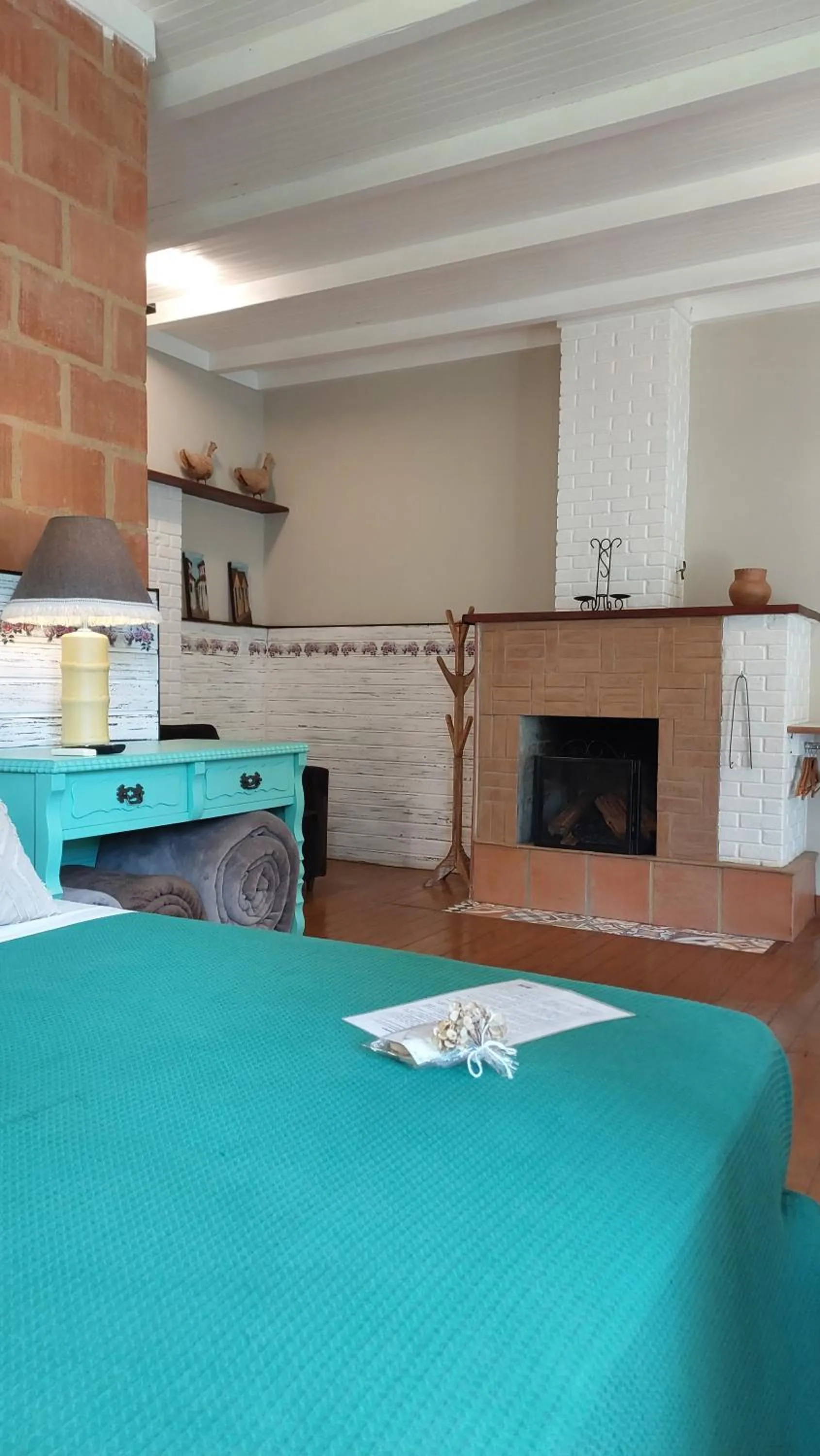 fireplace in Casa no Céu