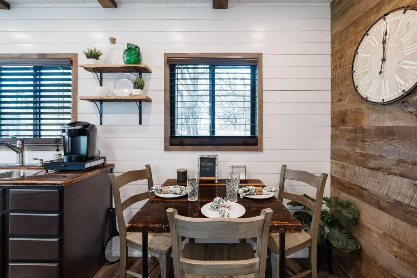 Stunning CargoHome Near Waco, Magnolia and Baylor