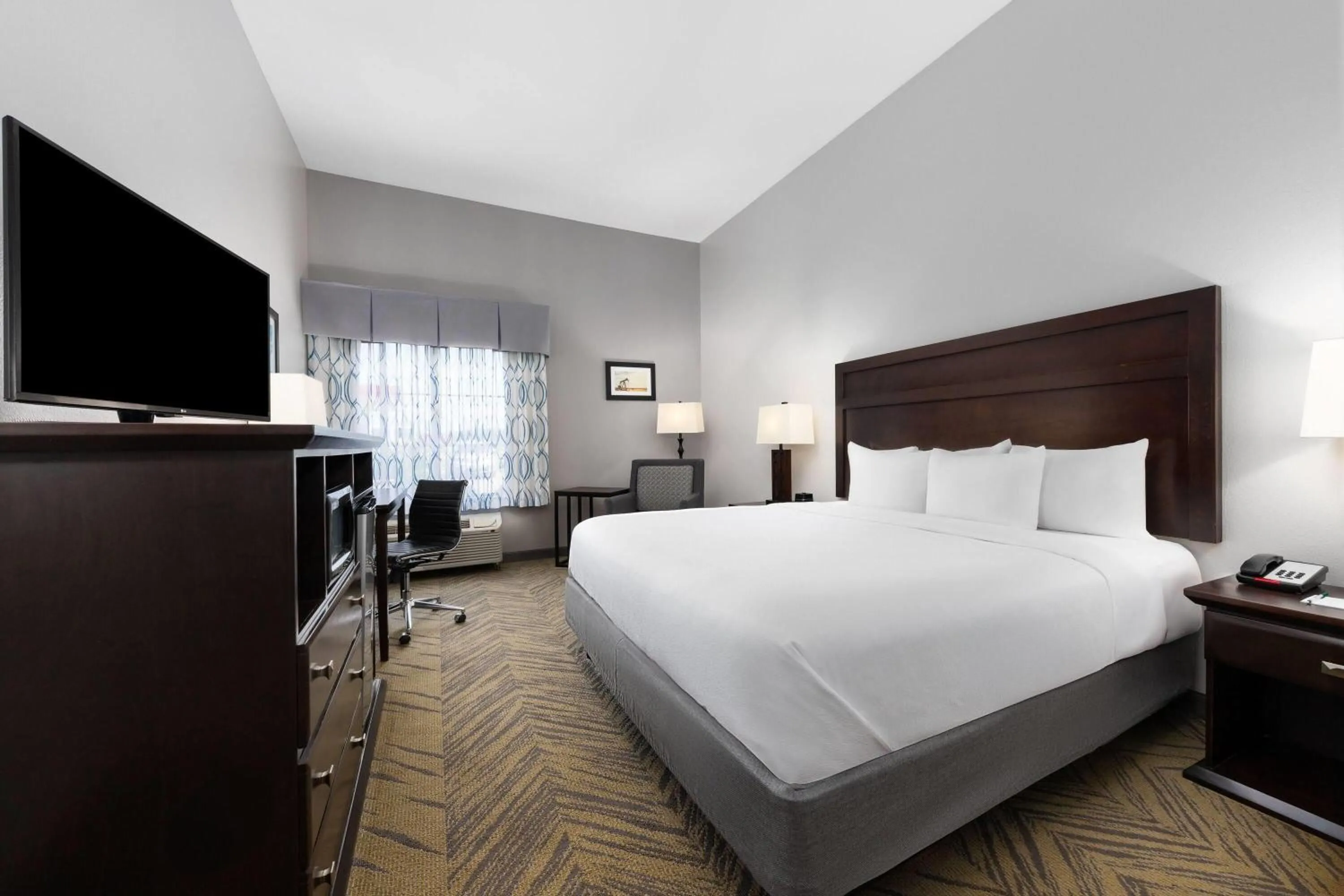 Photo of the whole room, Bed in La Quinta by Wyndham Brookshire West Katy