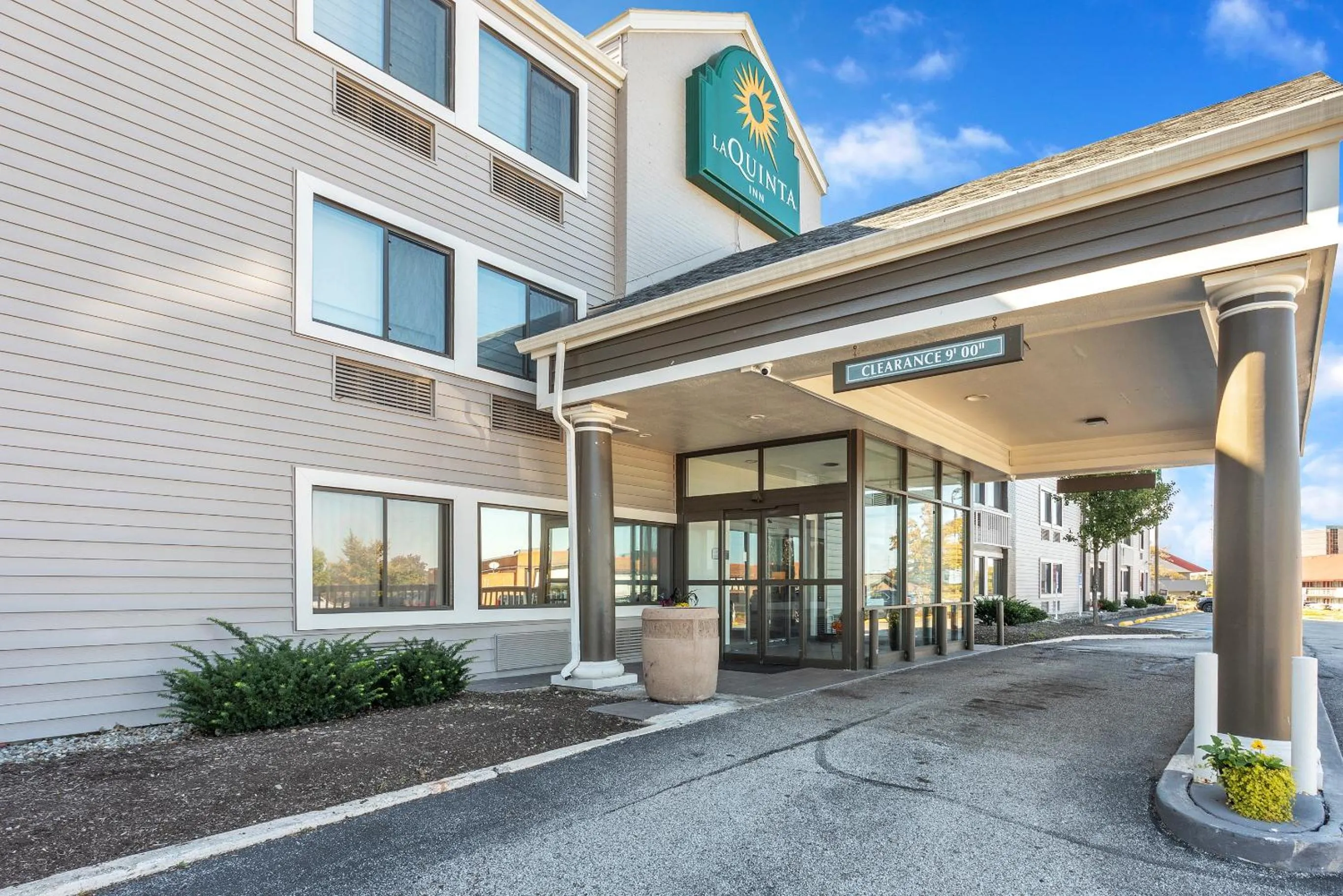 Property building in La Quinta Inn by Wyndham Cleveland Independence