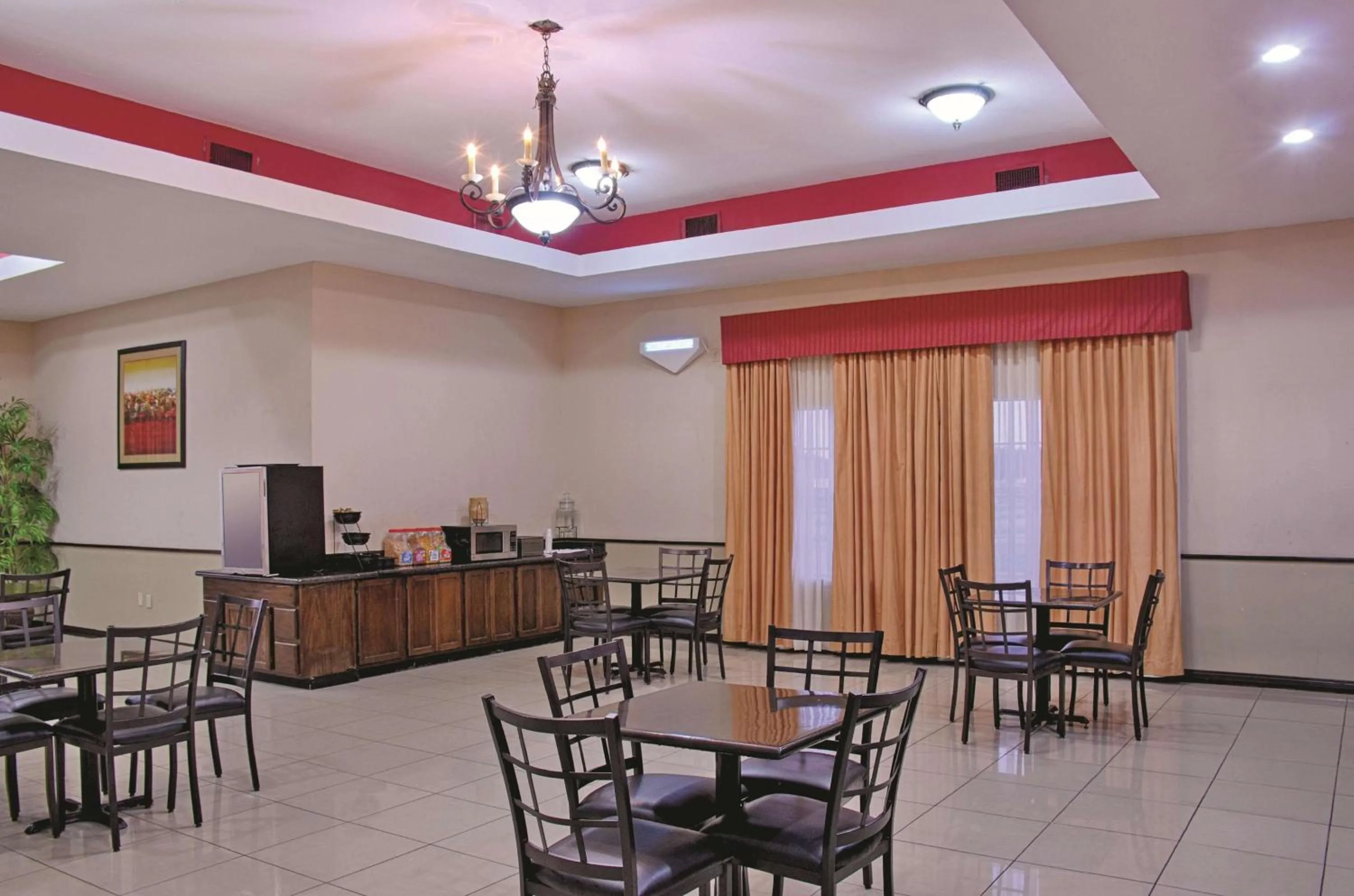 Restaurant/places to eat in La Quinta by Wyndham Alice