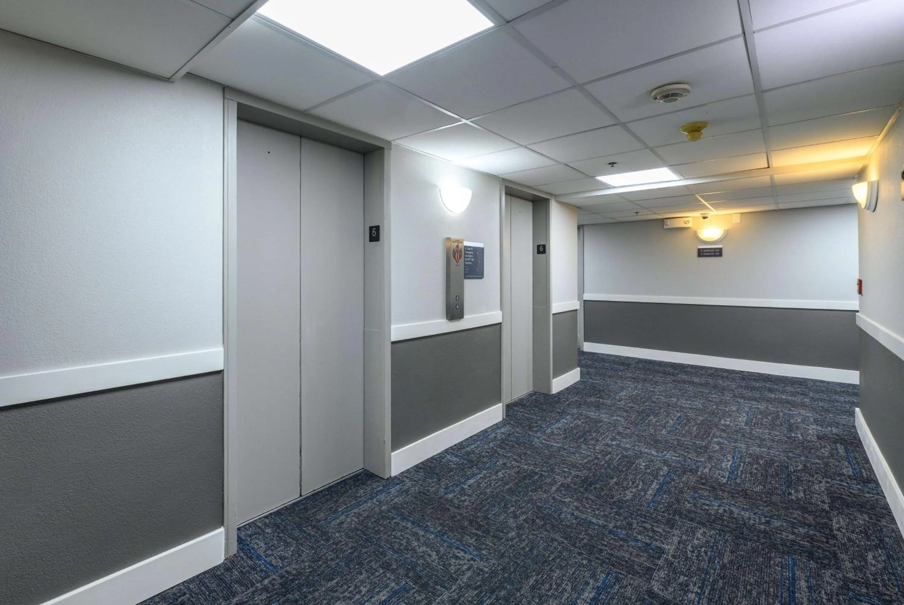 Kitchen or kitchenette in La Quinta by Wyndham New Haven