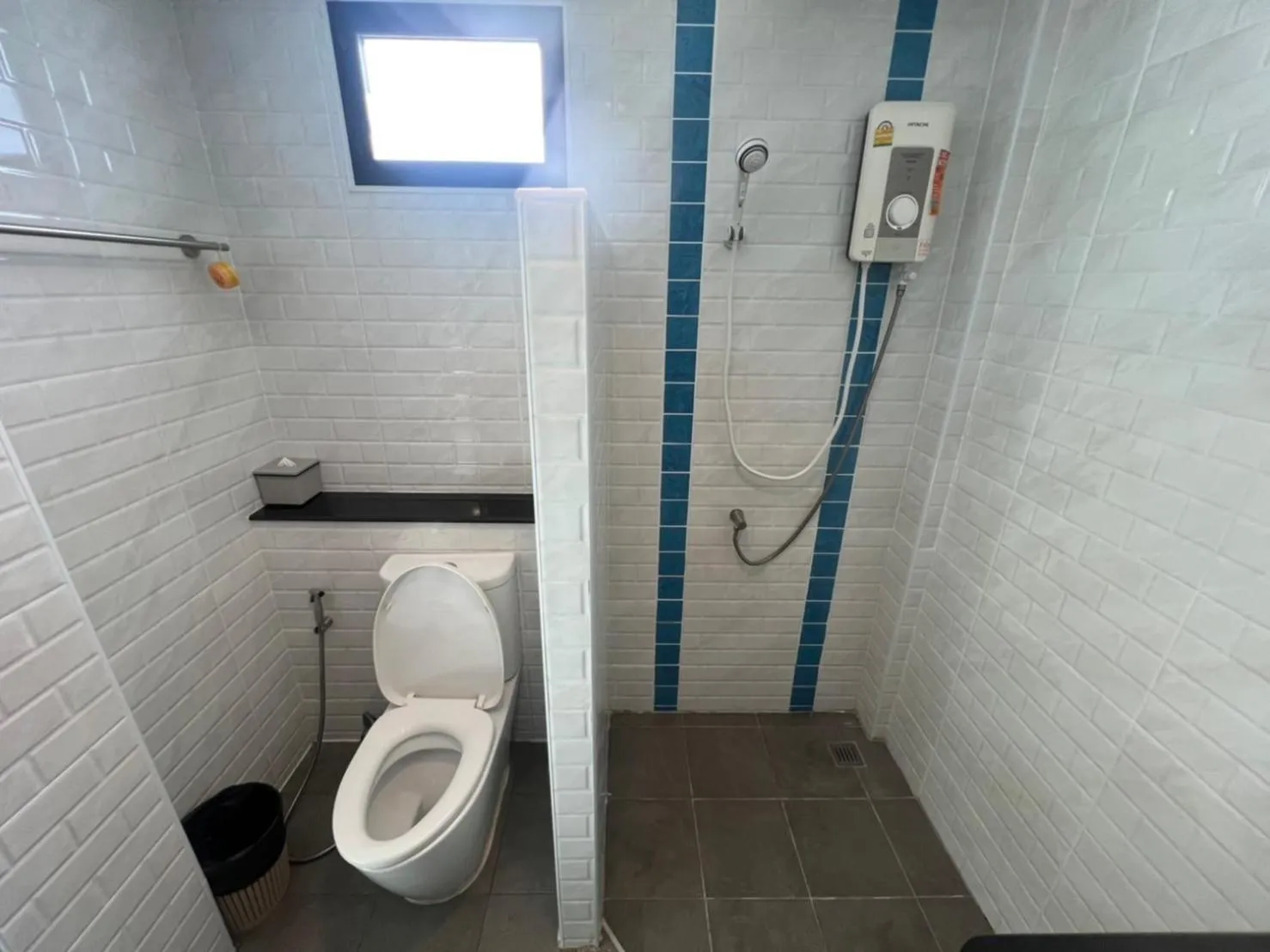 Bathroom in THE HUB SURATTHANl