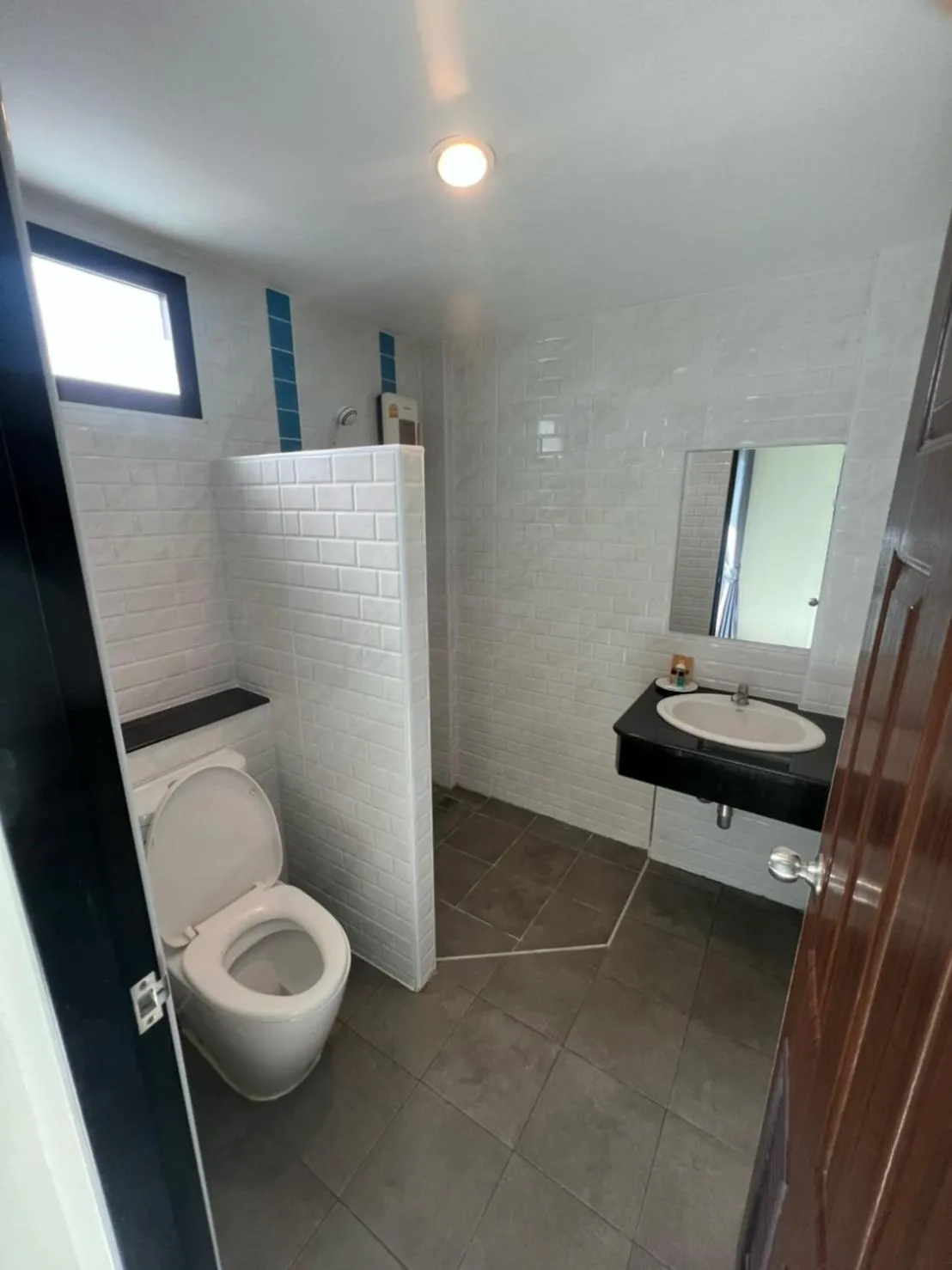 Bathroom in THE HUB SURATTHANl