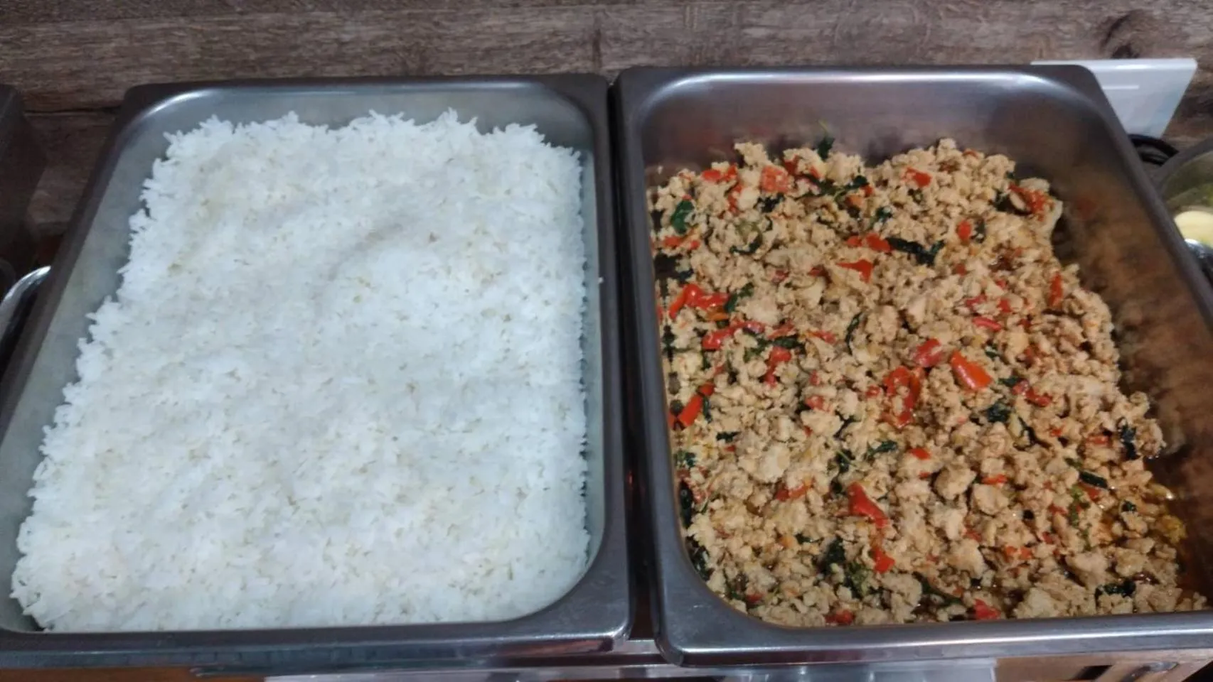 Restaurant/places to eat in THE HUB SURATTHANl