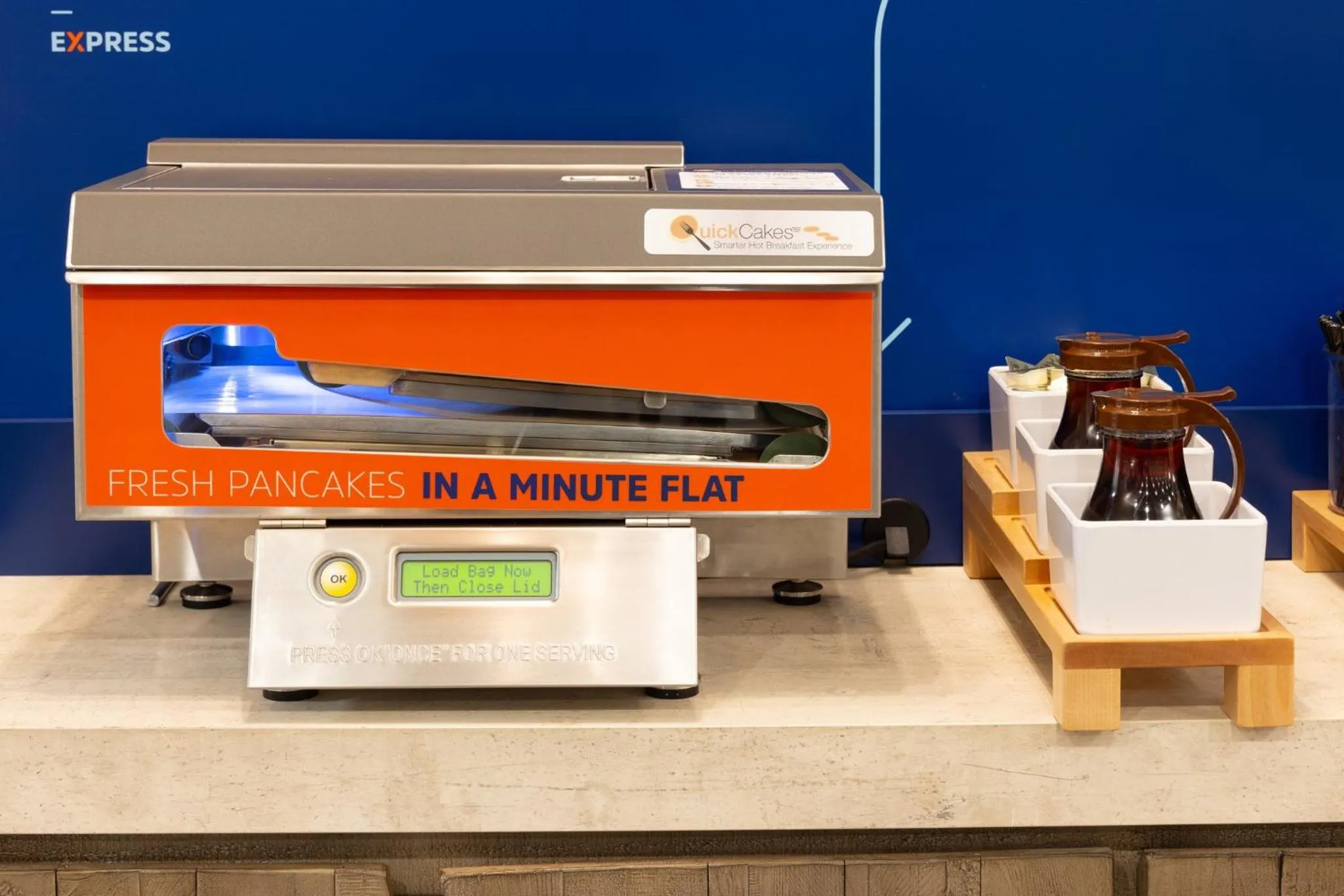 Lounge or bar in La Quinta by Wyndham St. Albans