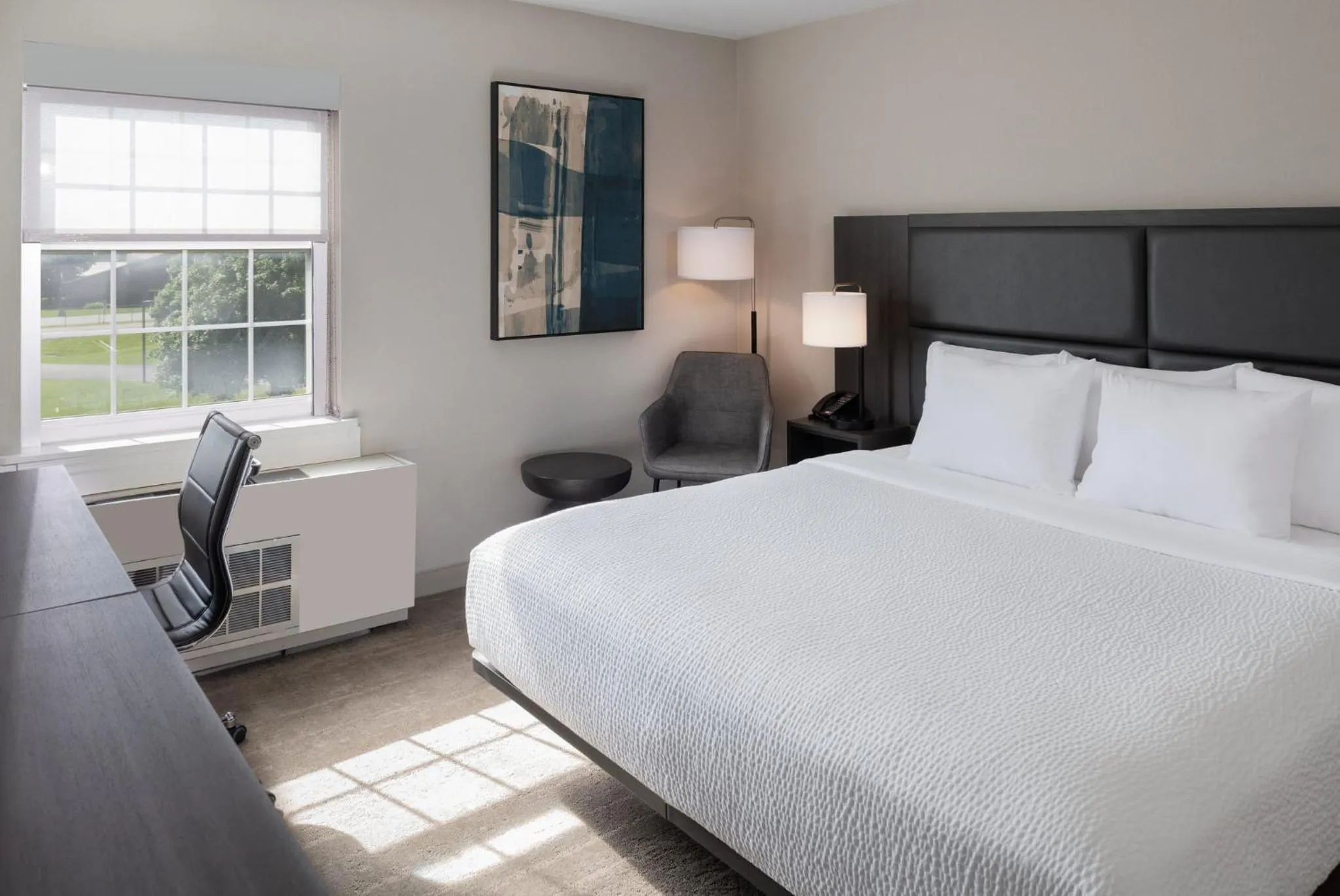 Photo of the whole room, Bed in La Quinta by Wyndham St. Albans