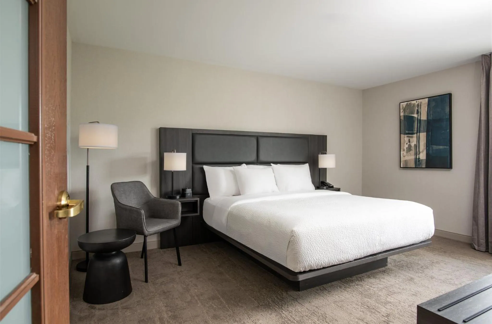 Photo of the whole room, Bed in La Quinta by Wyndham St. Albans