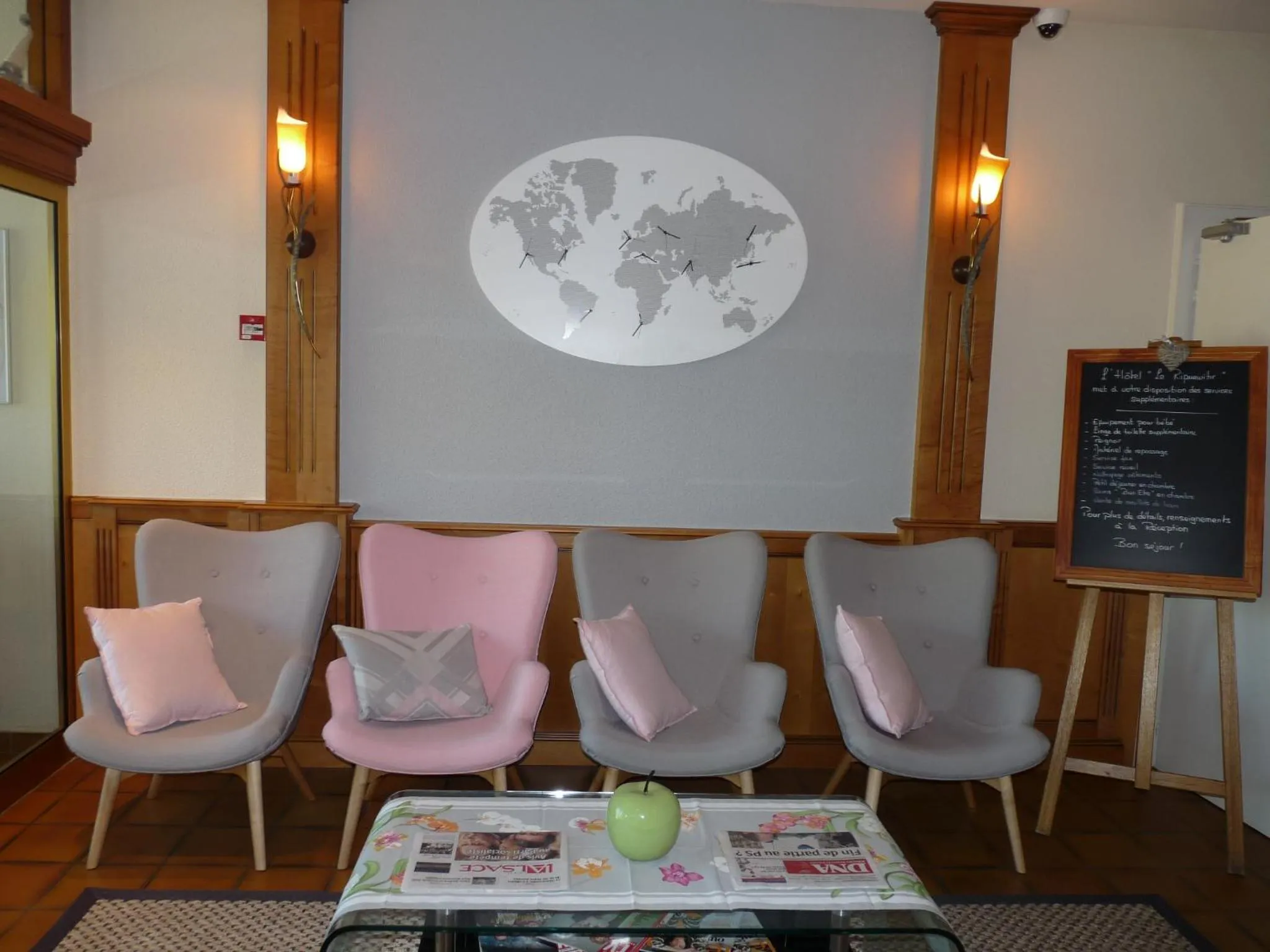 Lobby or reception in Hôtel Le Riquewihr