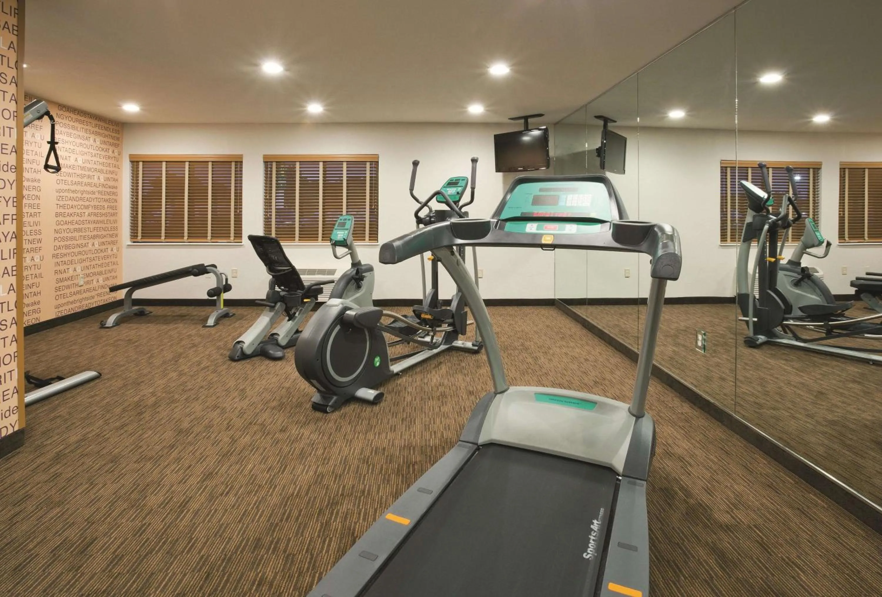 Fitness centre/facilities in La Quinta Inn by Wyndham Sheboygan