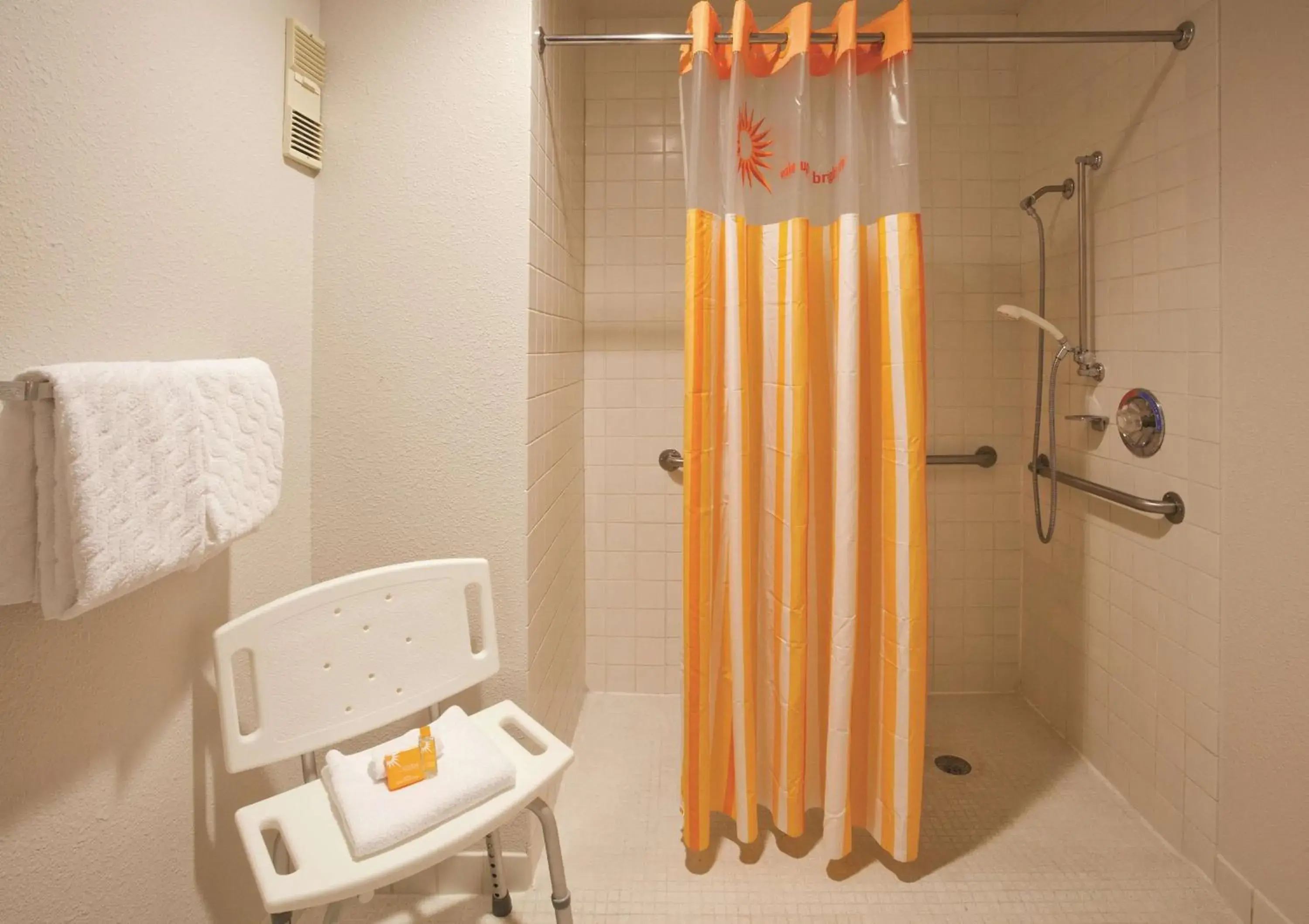 Double Room - Disability Access in La Quinta Inn by Wyndham Sheboygan Double Room - Disability Access in La Quinta Inn by Wyndham Sheboygan