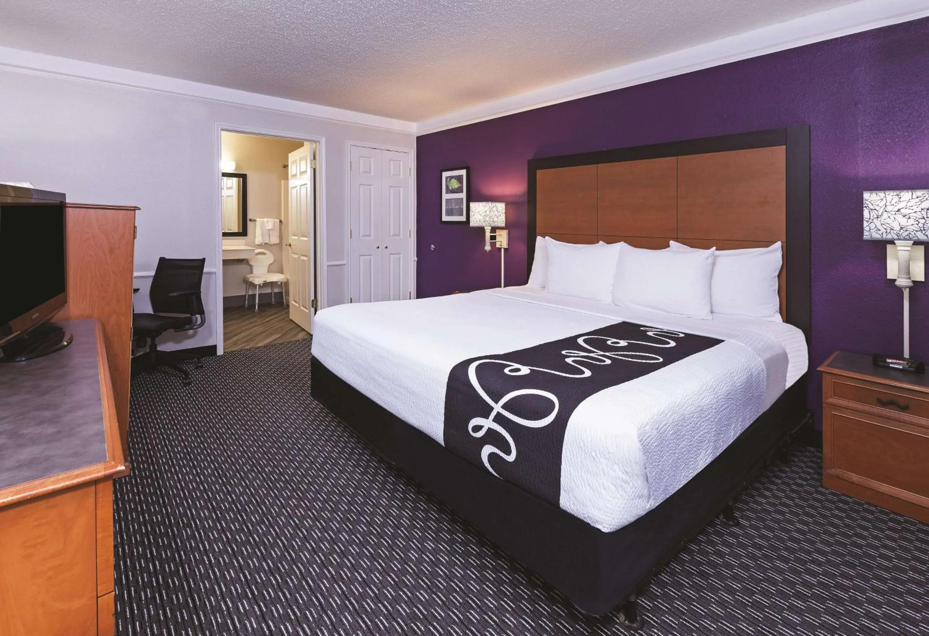 Photo of the whole room, Bed in La Quinta Inn by Wyndham and Conference Center San Angelo