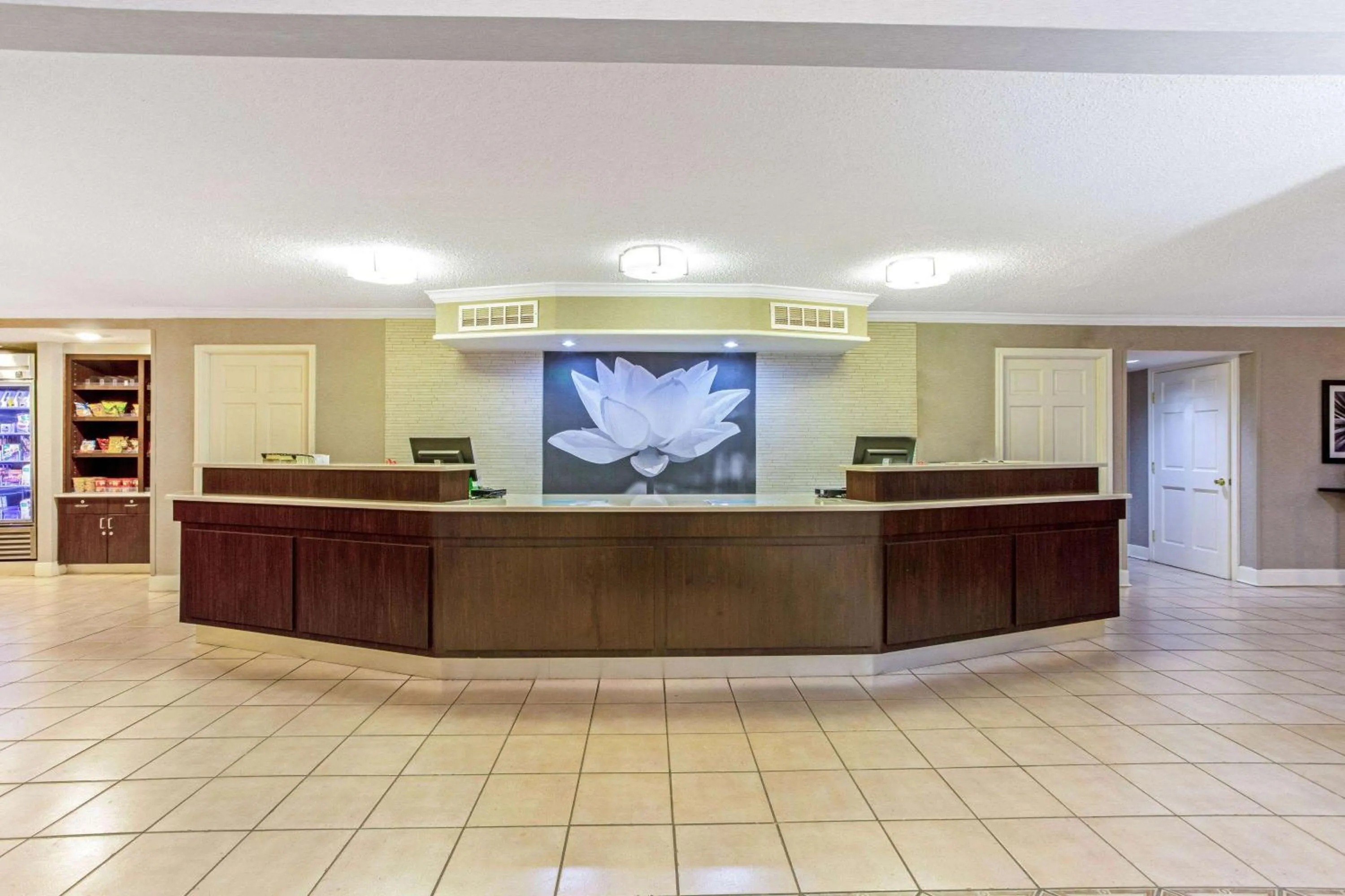 Lobby or reception in La Quinta Inn by Wyndham and Conference Center San Angelo
