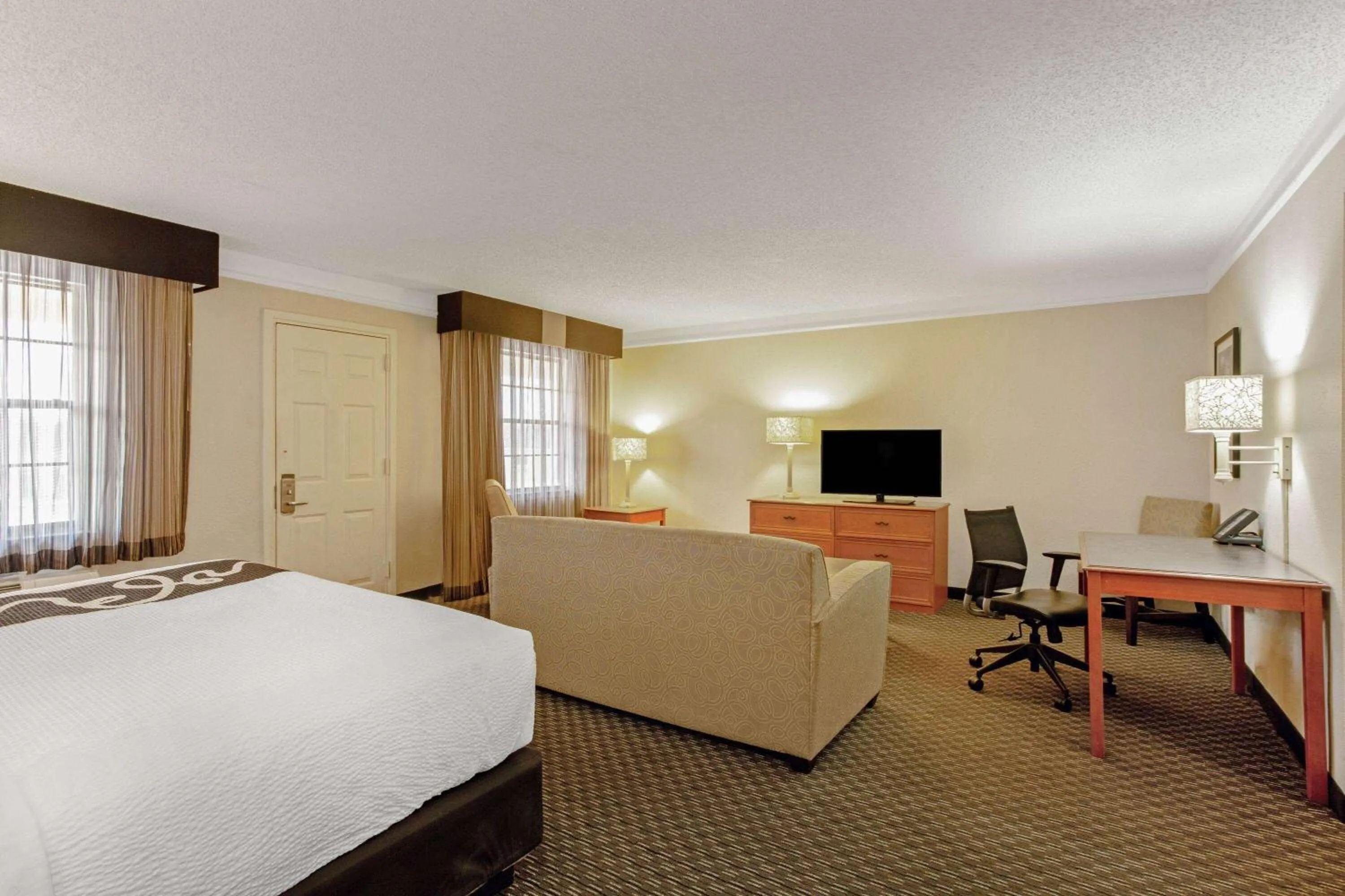 Photo of the whole room, Bed in La Quinta Inn by Wyndham and Conference Center San Angelo