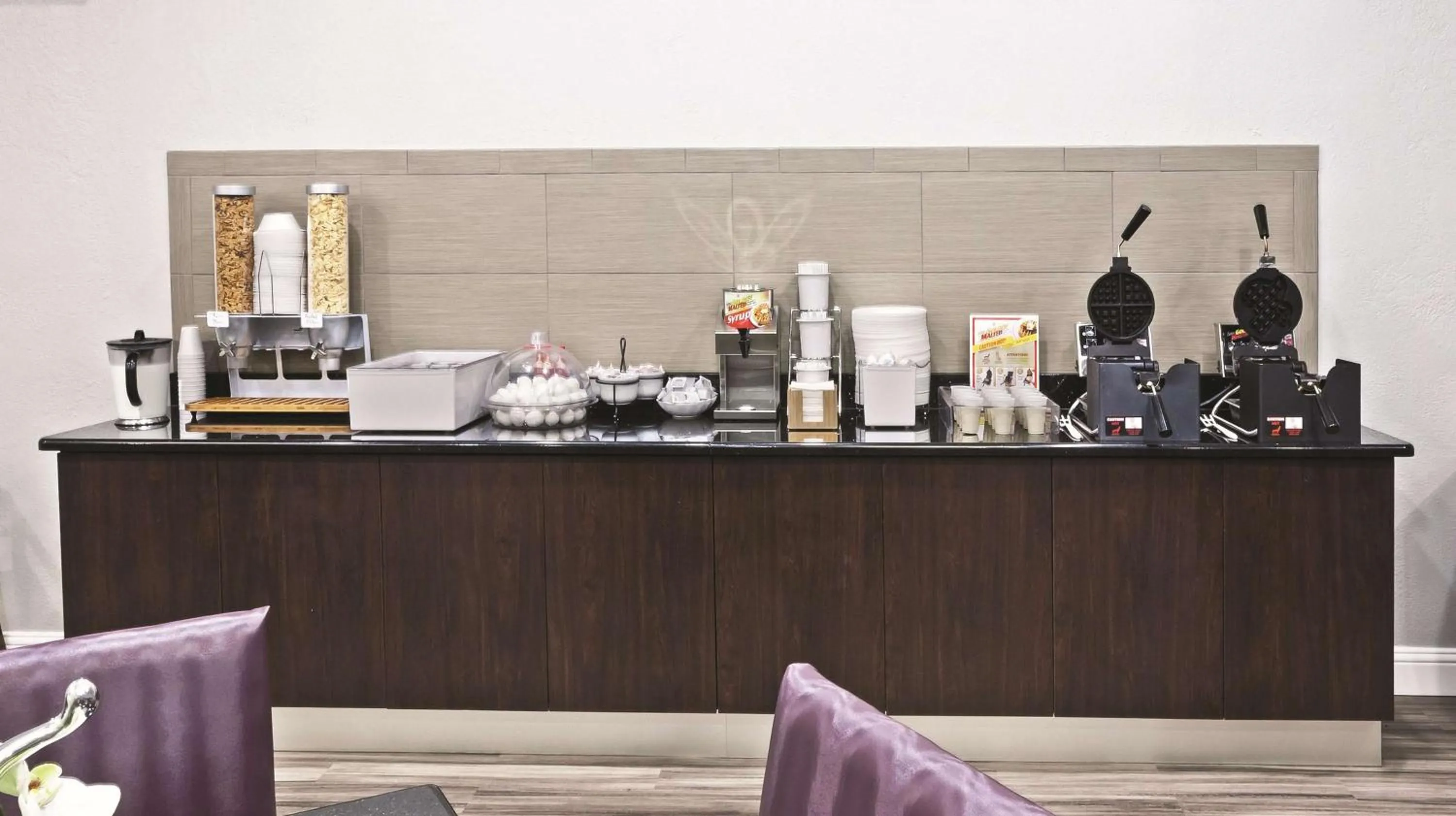 Restaurant/places to eat in La Quinta Inn by Wyndham and Conference Center San Angelo