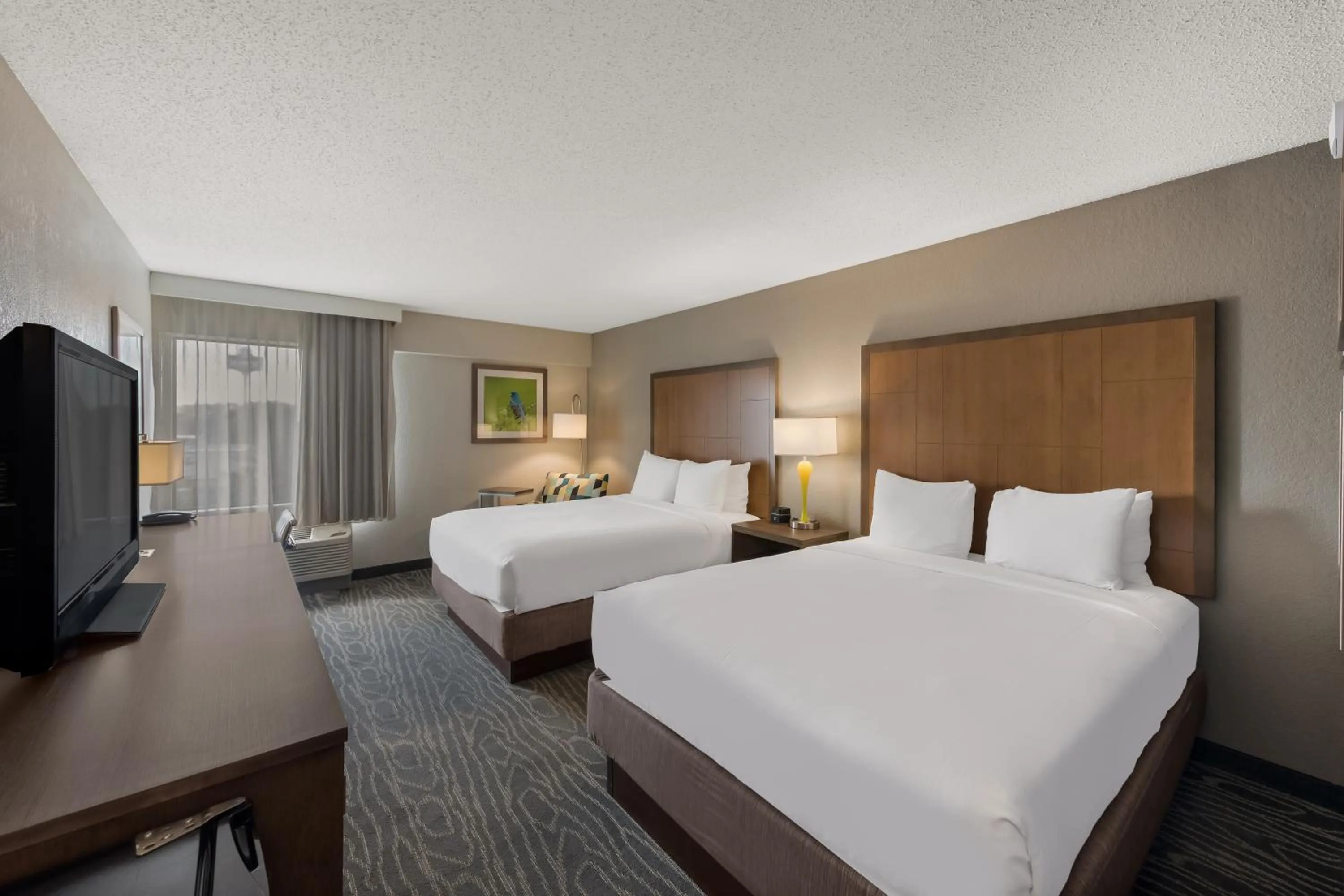 Bedroom, Bed in Comfort Inn & Suites Tipp City Dayton North I-75