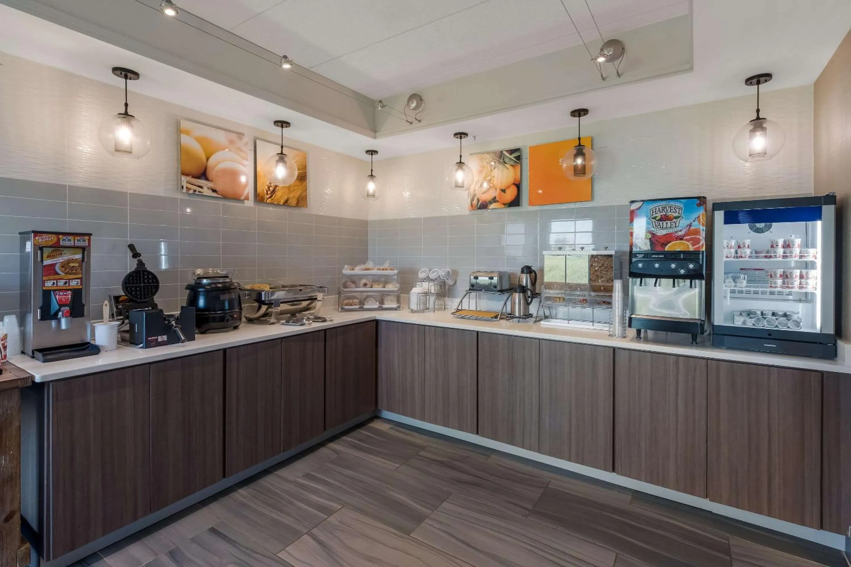 Breakfast in Comfort Inn & Suites Tipp City Dayton North I-75