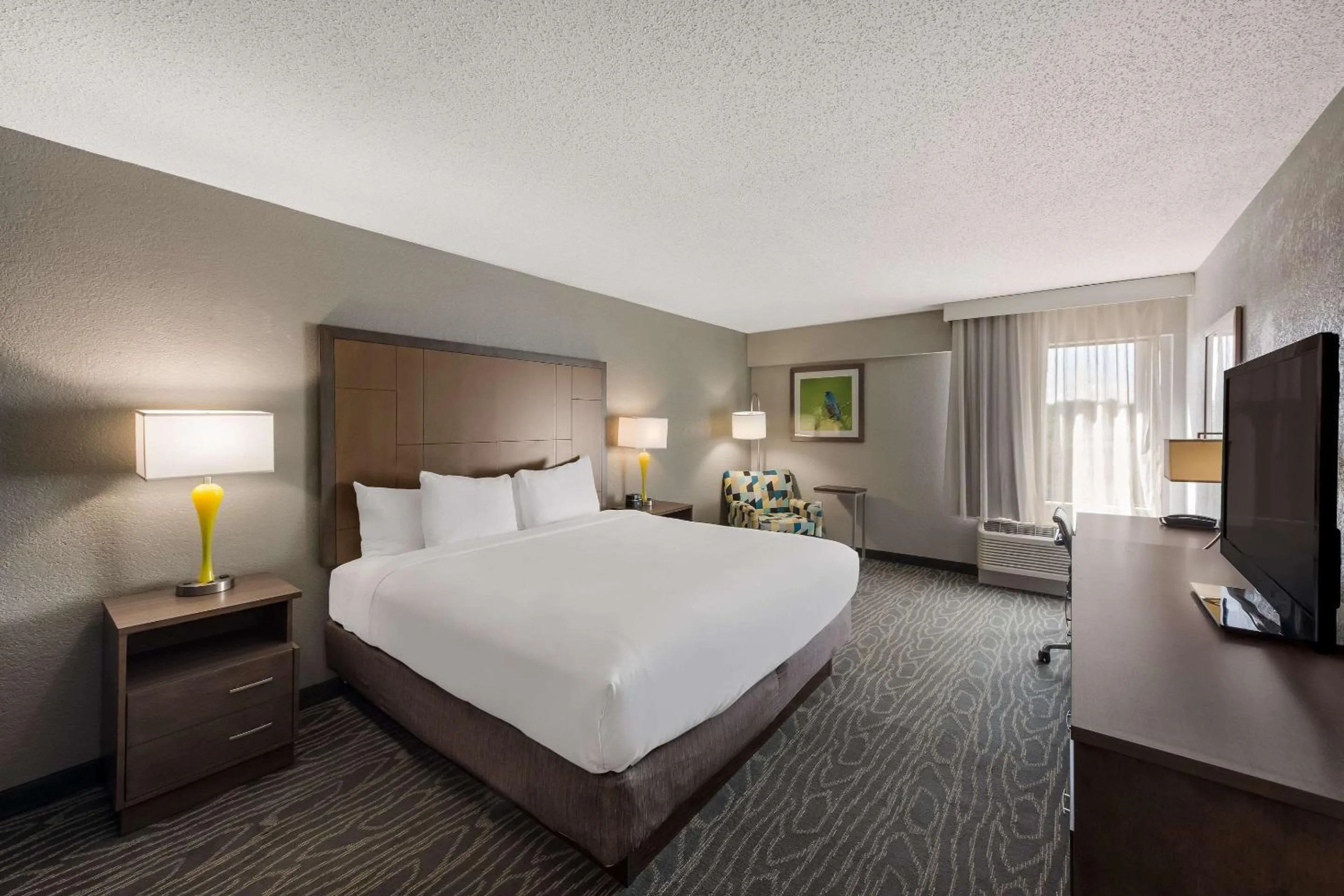 Bedroom, Bed in Comfort Inn & Suites Tipp City Dayton North I-75