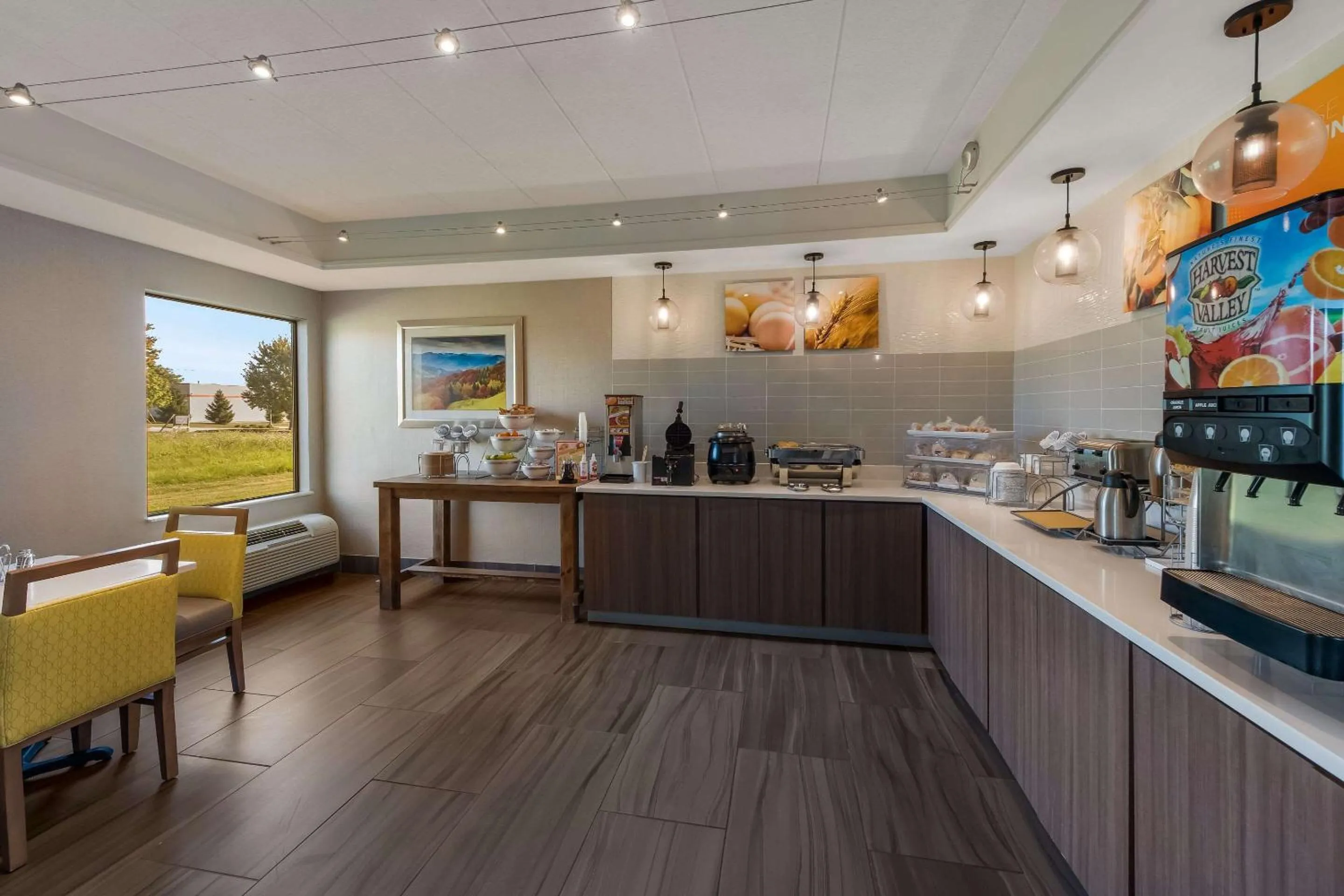 Breakfast in Comfort Inn & Suites Tipp City Dayton North I-75