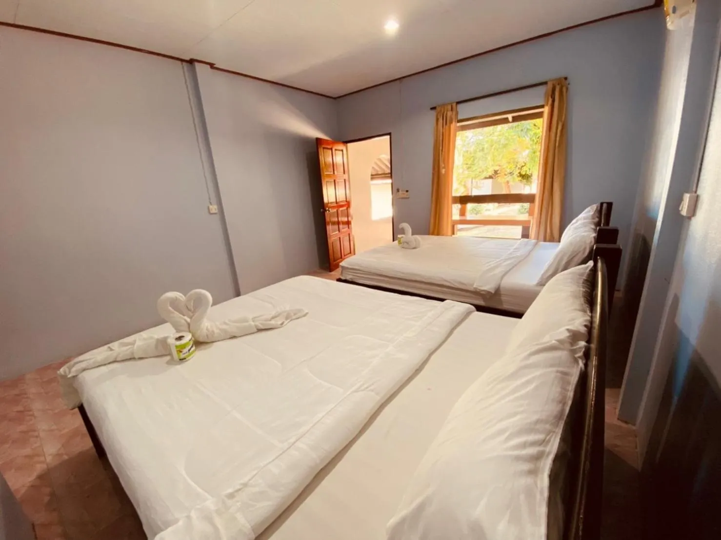 View (from property/room), Bed in Phupha Bungalow Haad Rin