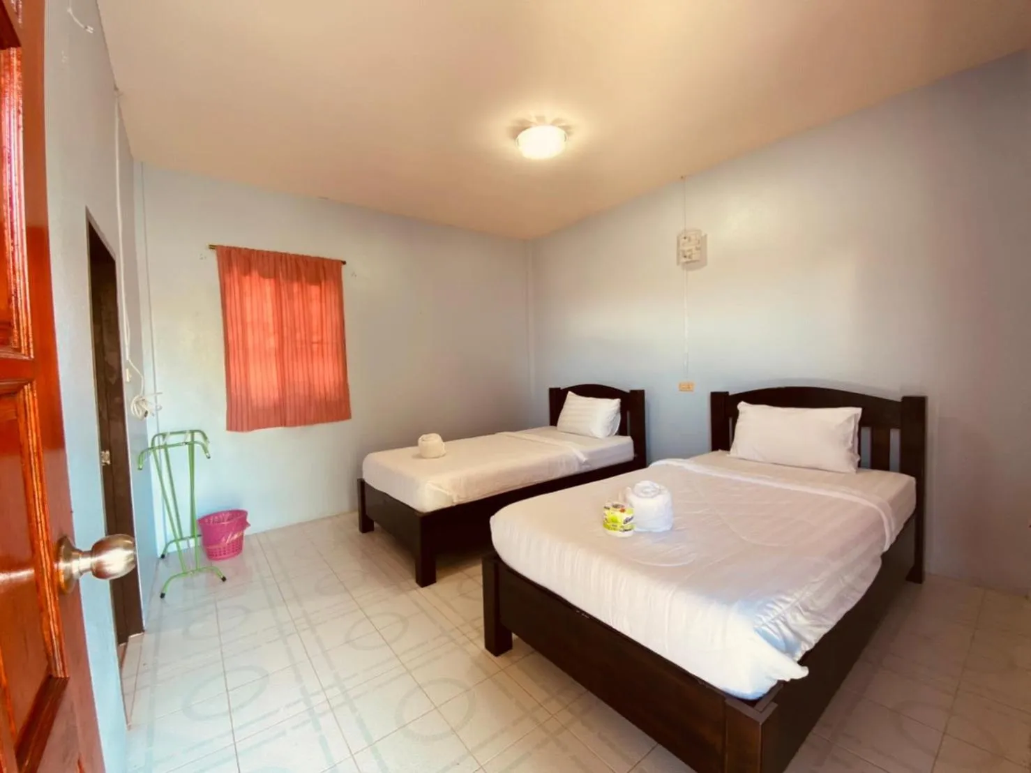 Bed in Phupha Bungalow Haad Rin