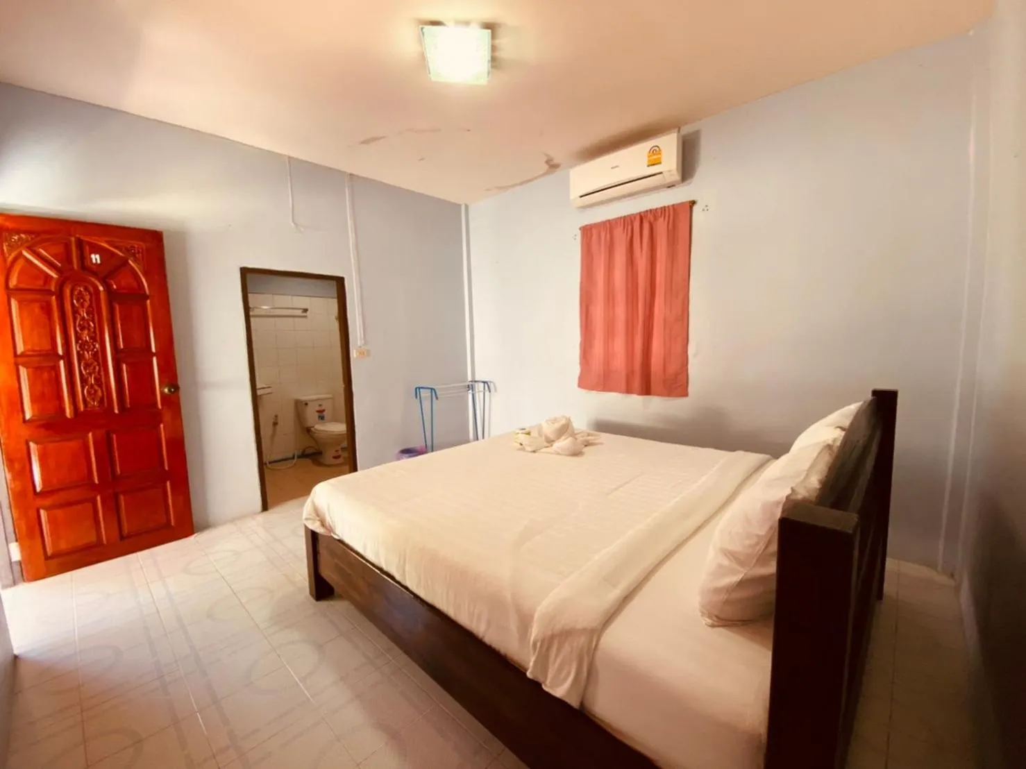 Bedroom, Bed in Phupha Bungalow Haad Rin