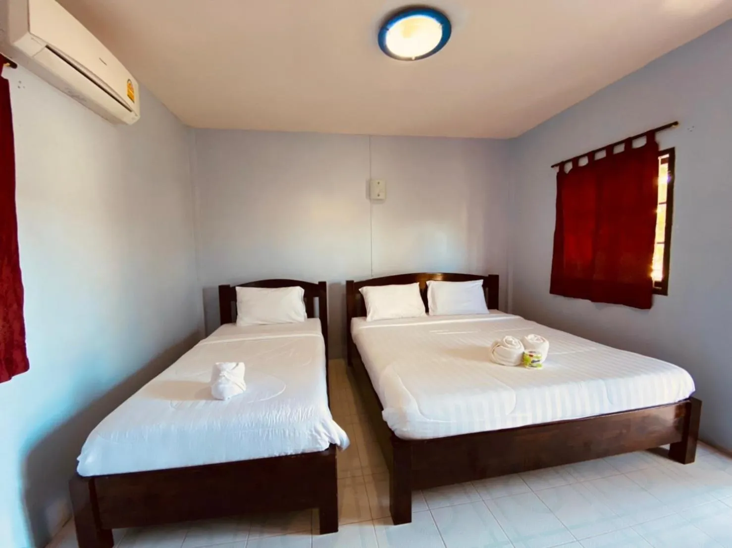 Bedroom, Bed in Phupha Bungalow Haad Rin