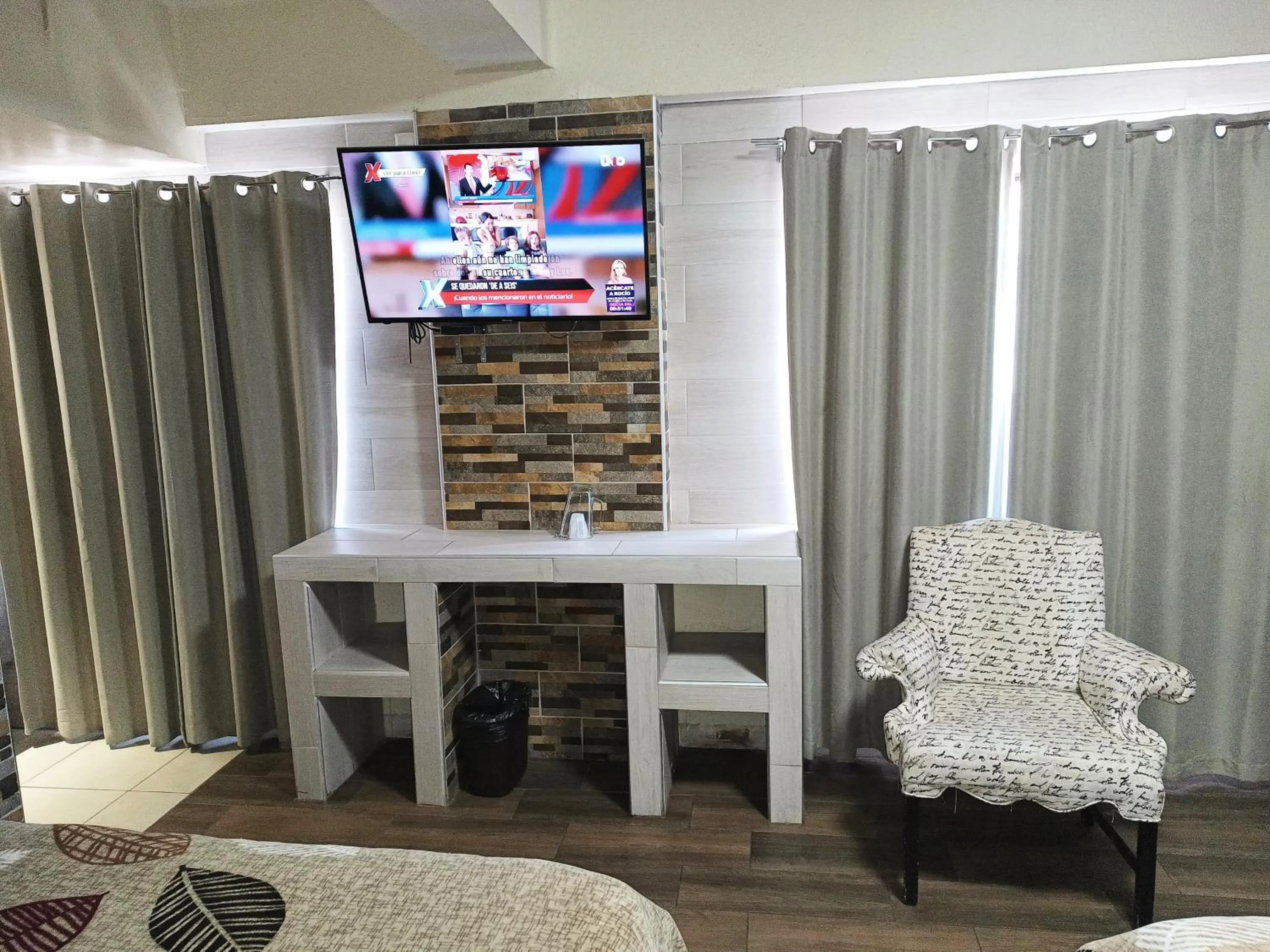 Photo of the whole room in HOTEL BAEZA