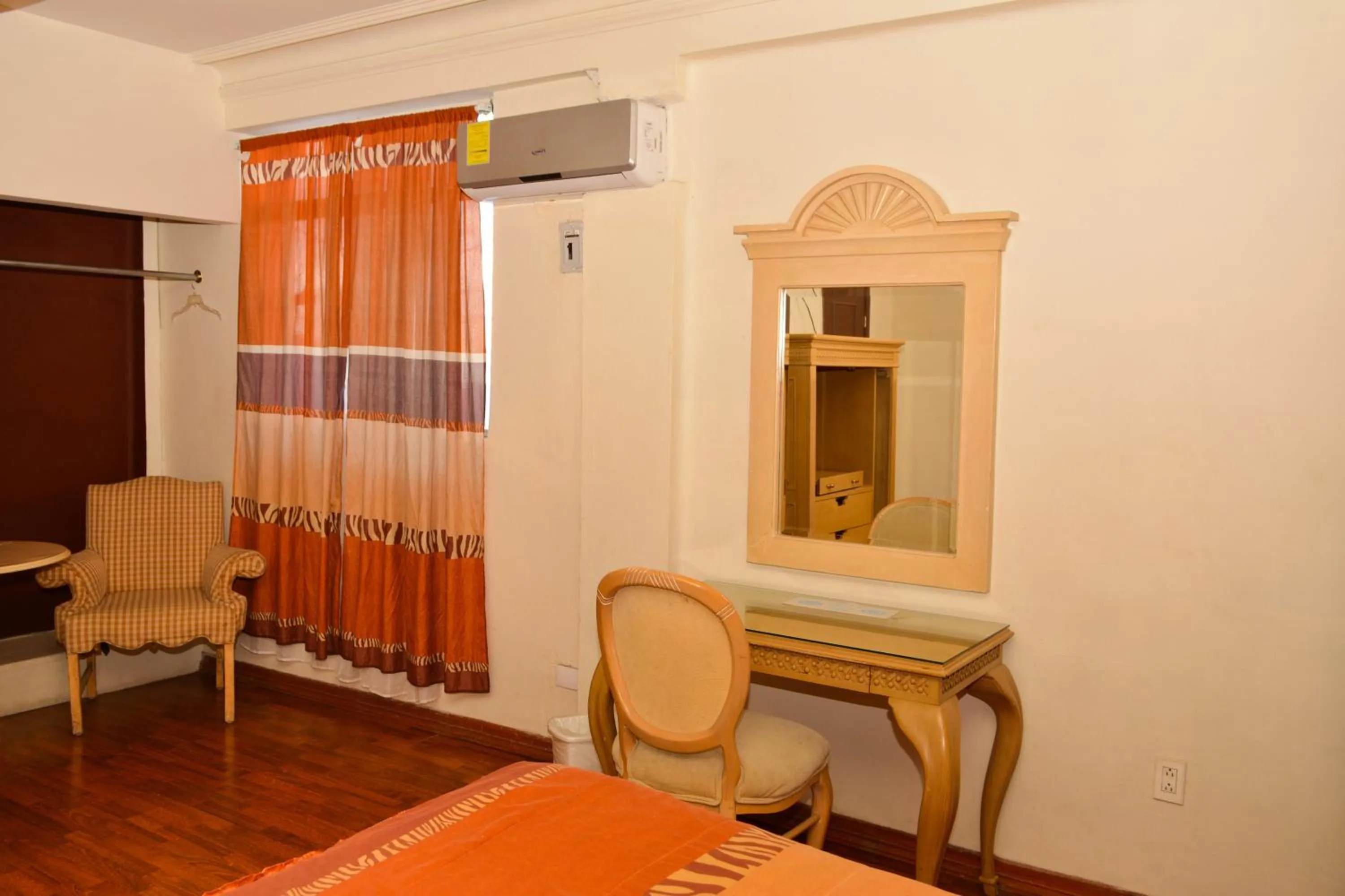 Living room in HOTEL BAEZA