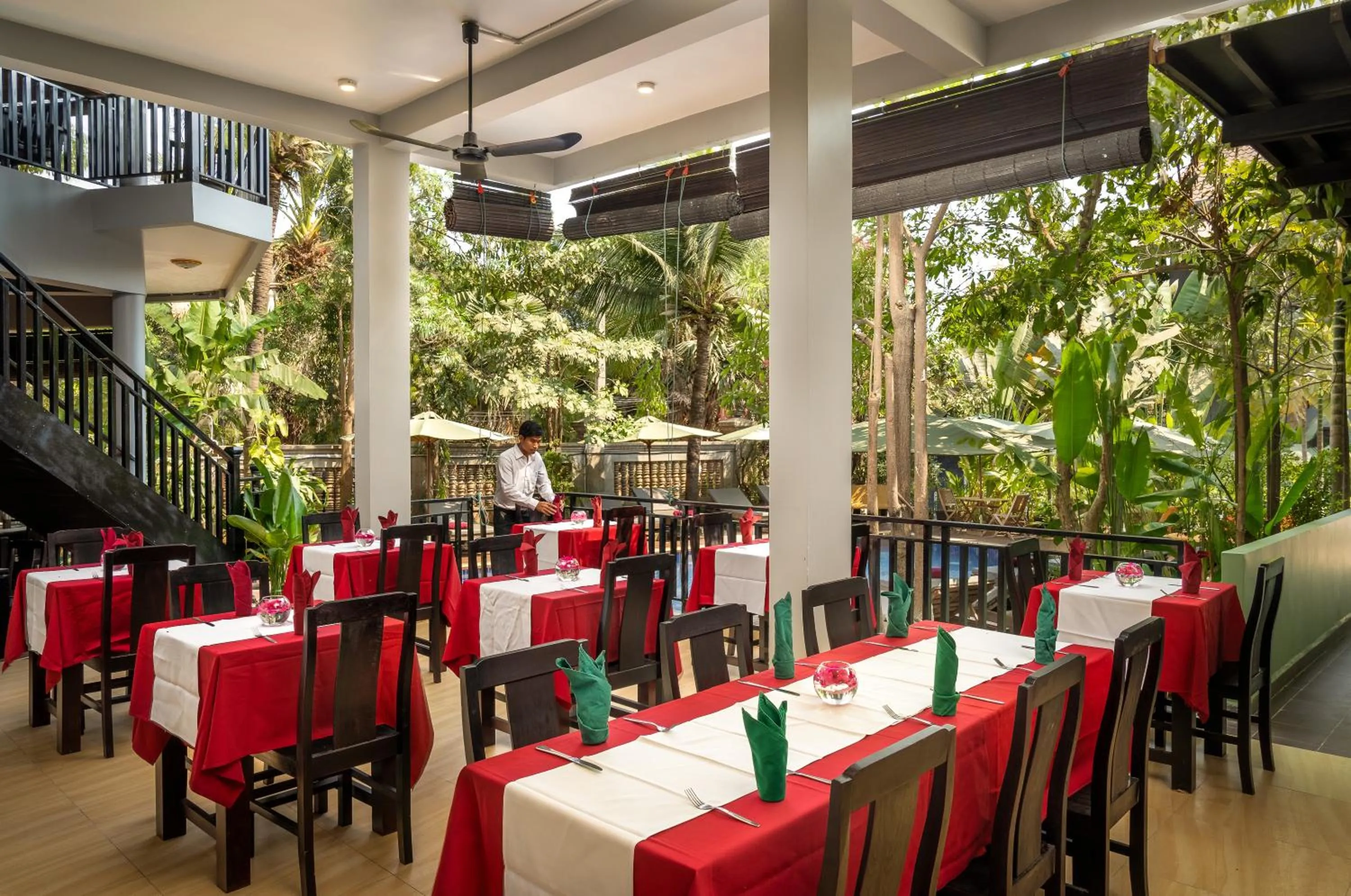 Restaurant/places to eat in Reveal Angkor Hotel