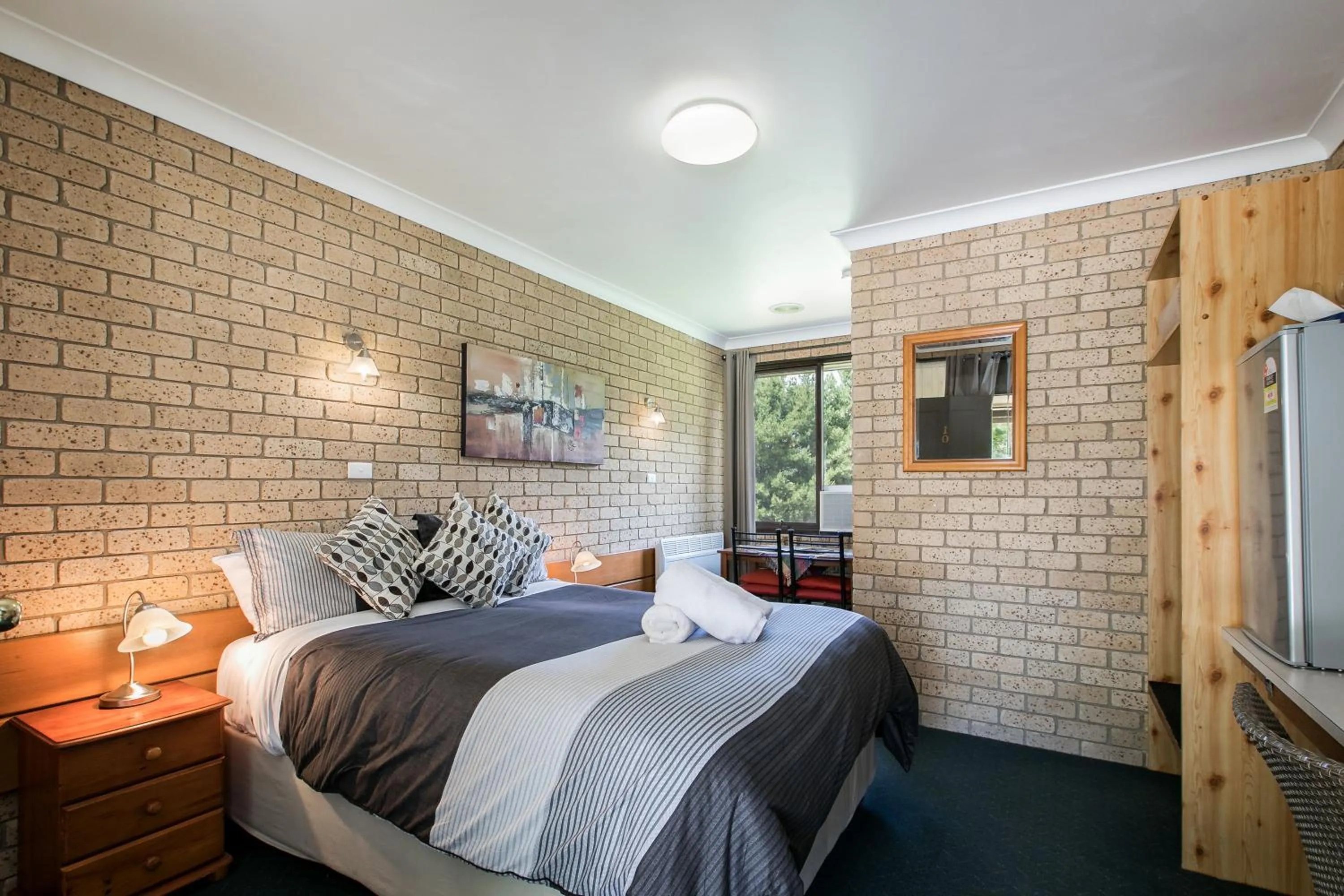 Superior Queen Room in Allamar Motel