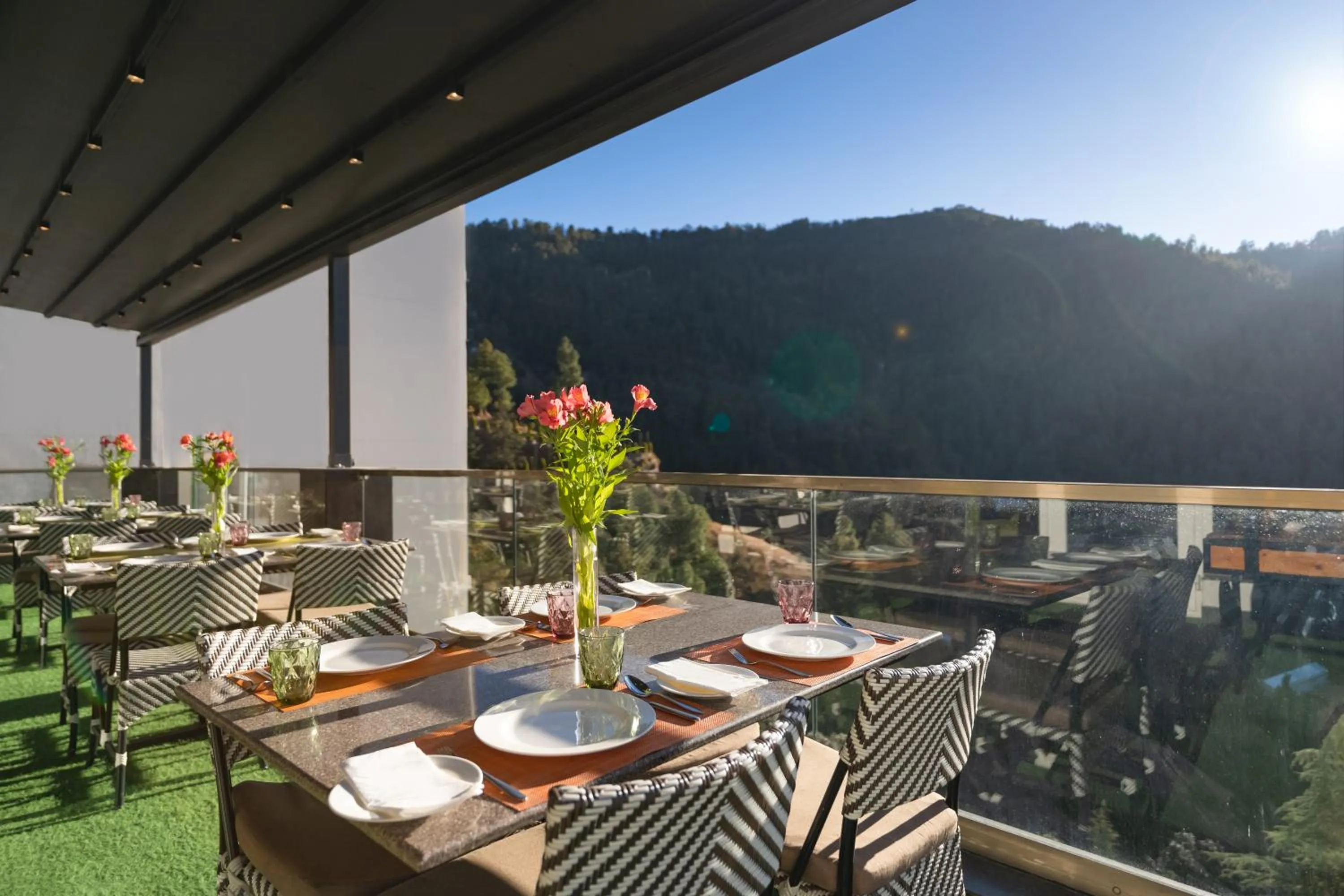 Restaurant/places to eat in Welcomhotel by ITC Hotels, Shimla