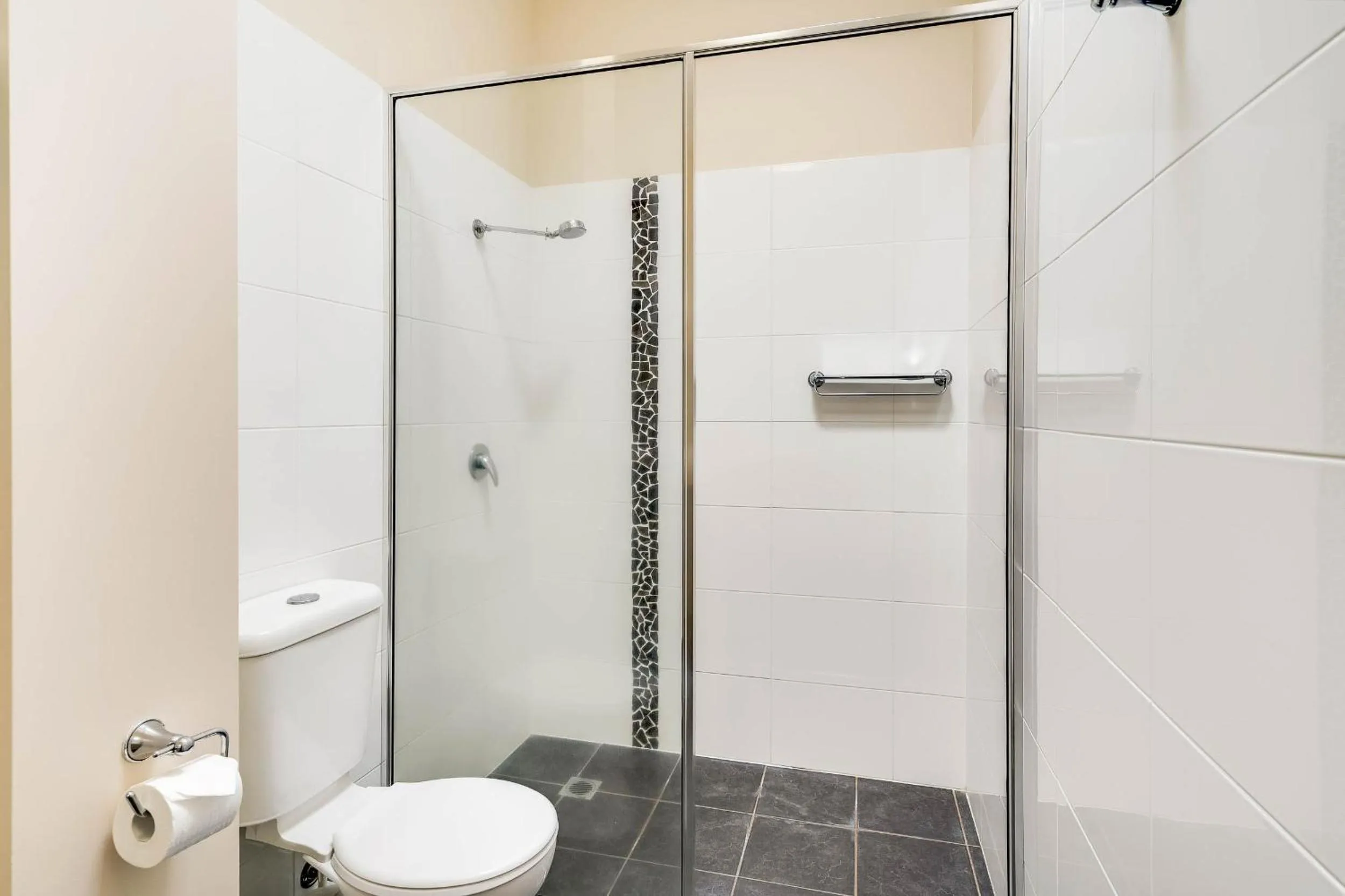 Bathroom in Prince of Wales Hotel