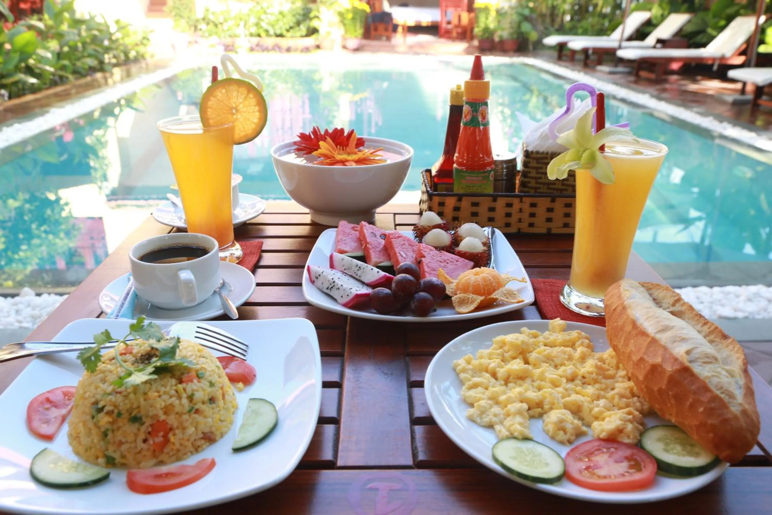 Food in The Earth Villa