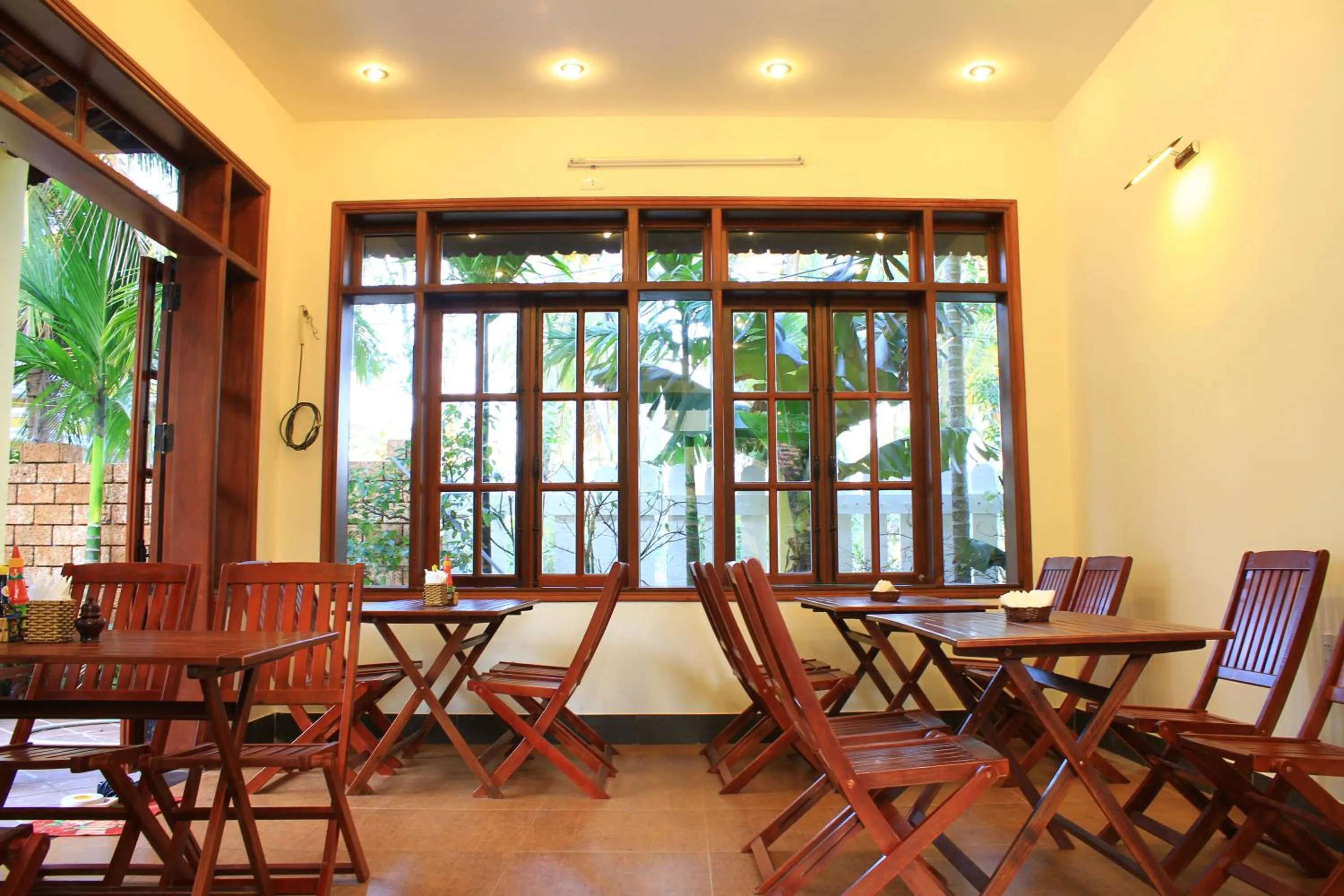 Food and drinks in The Earth Villa